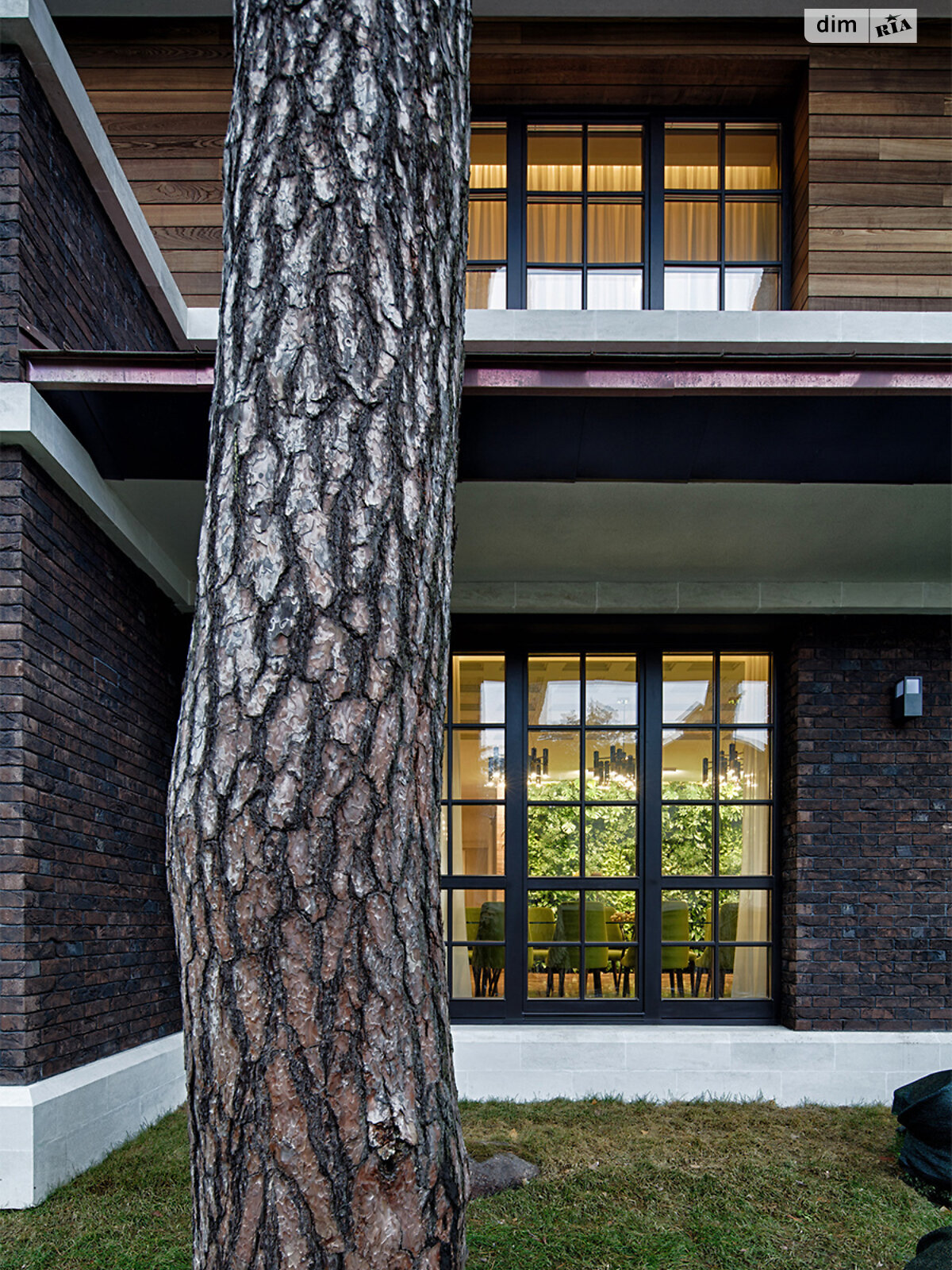 двухэтажный дом с гаражом, 380 кв. м, кирпич. Сдается помесячно в Буче, в районе Буча фото 1 двухэтажный дом с гаражом, 380 кв. м, кирпич. Сдается помесячно в Буче, в районе Буча фото 1