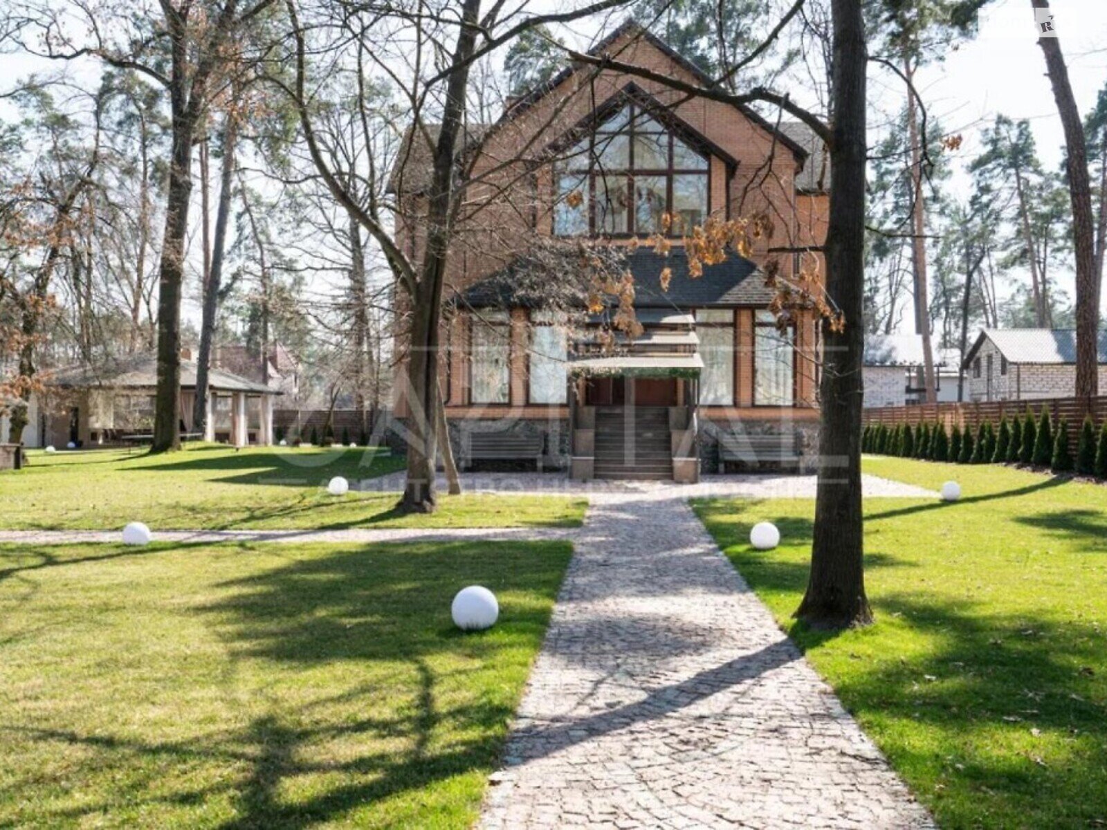 триповерховий будинок, 700 кв. м, цегла. Здається помісячно в Бучі, в районі Буча фото 1 трипроверховий будинок, 700 кв. м, цегла. Здається помісячно в Бучі, в районі Буча фото 1