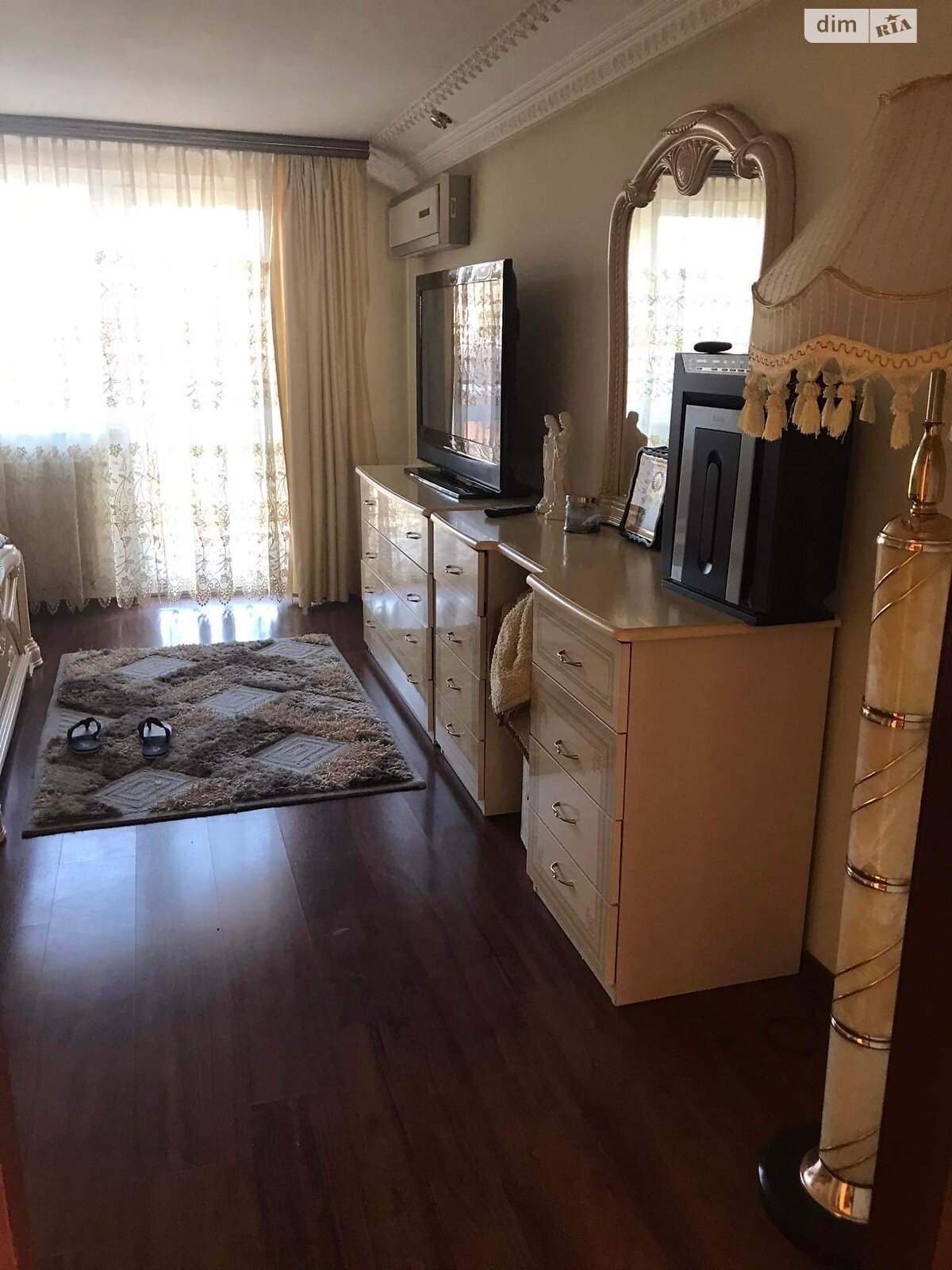 трехэтажный дом, 220 кв. м, кирпич. Сдается помесячно в Буштыне фото 1 трехэтажный дом, 220 кв. м, кирпич. Сдается помесячно в Буштыне фото 1