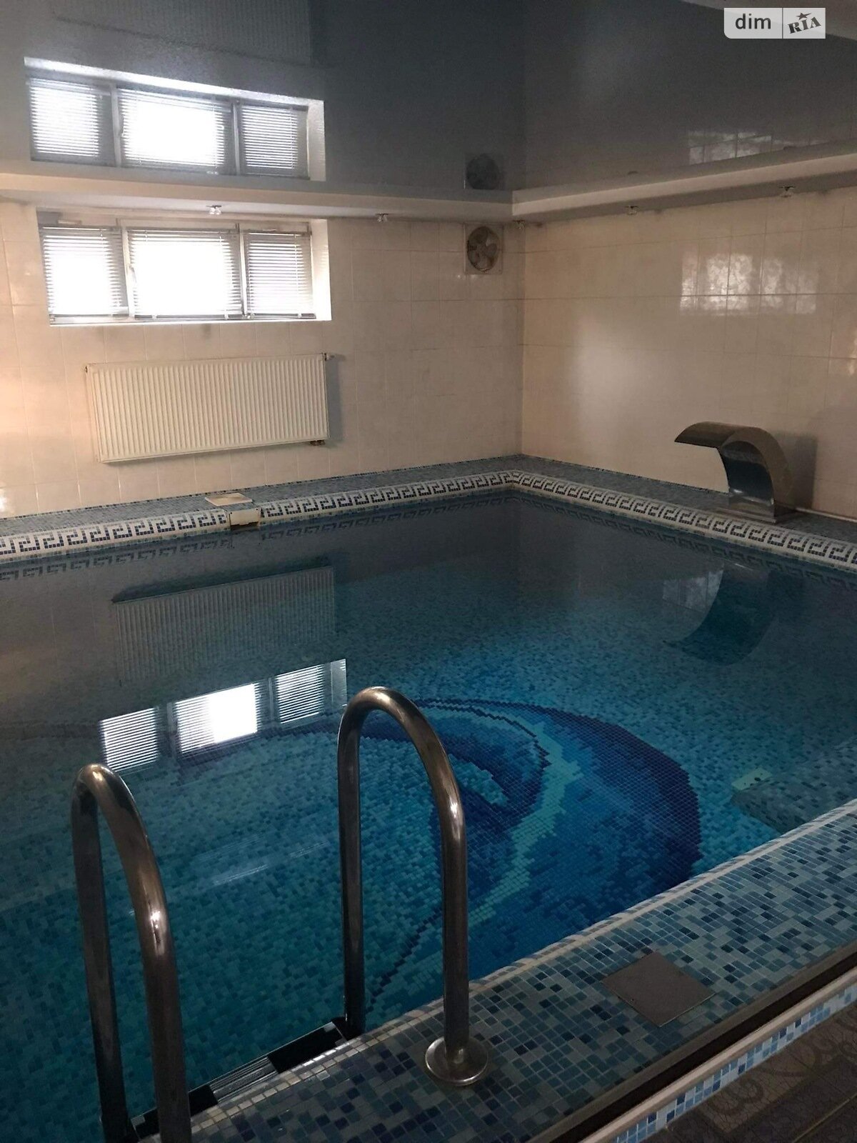 трехэтажный дом, 220 кв. м, кирпич. Сдается помесячно в Буштыне фото 1 трехэтажный дом, 220 кв. м, кирпич. Сдается помесячно в Буштыне фото 1