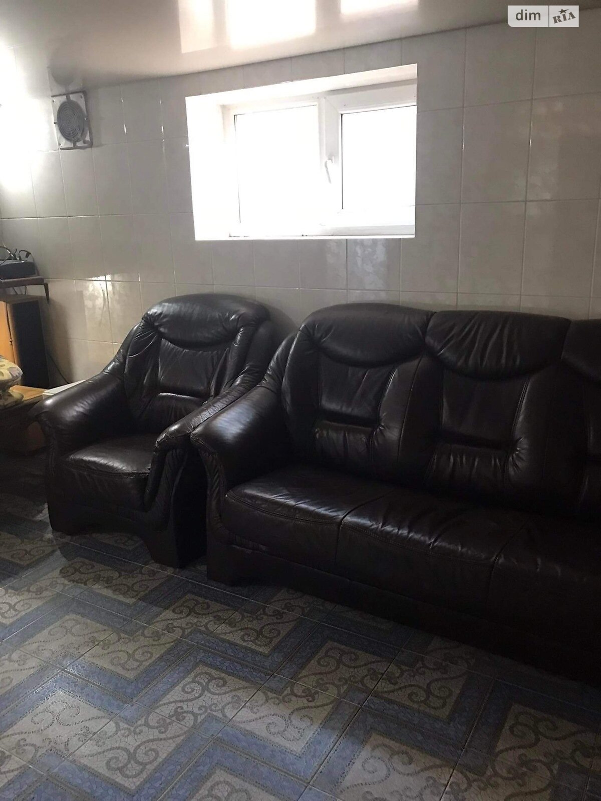 трехэтажный дом, 220 кв. м, кирпич. Сдается помесячно в Буштыне фото 1 трехэтажный дом, 220 кв. м, кирпич. Сдается помесячно в Буштыне фото 1