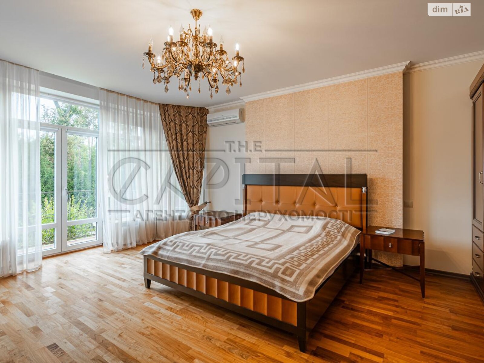трехэтажный дом с верандой, 520 кв. м, кирпич. Сдается помесячно в Чайках фото 1 трехэтажный дом с верандой, 520 кв. м, кирпич. Сдается помесячно в Чайках фото 1
