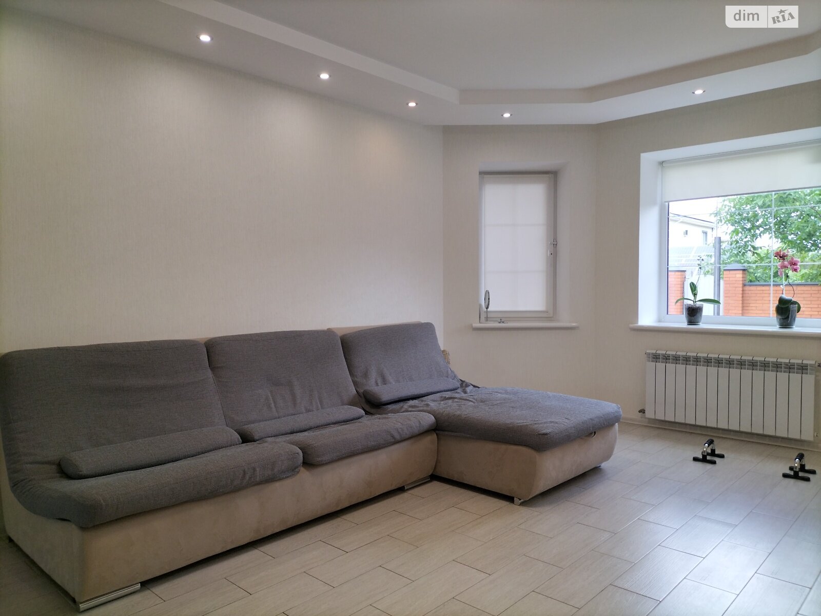 двоповерховий будинок з гаражем, 200 кв. м, цегла. Здається помісячно в Черкасах, в районі Район Д фото 1 двопроверховий будинок з гаражем, 200 кв. м, цегла. Здається помісячно в Черкасах, в районі Район Д фото 1