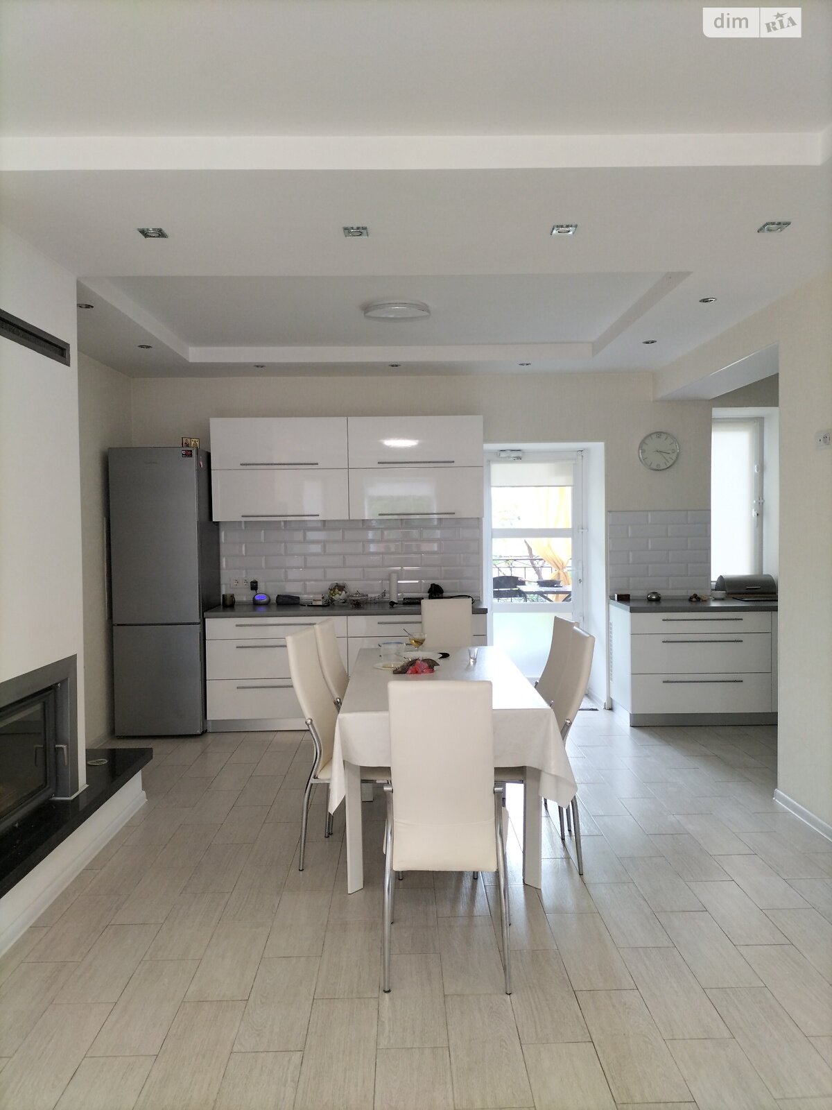 двоповерховий будинок з гаражем, 200 кв. м, цегла. Здається помісячно в Черкасах, в районі Район Д фото 1 двопроверховий будинок з гаражем, 200 кв. м, цегла. Здається помісячно в Черкасах, в районі Район Д фото 1