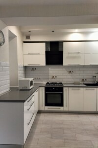 двоповерховий будинок з гаражем, 200 кв. м, цегла. Здається помісячно в Черкасах, в районі Район Д фото 2 двопроверховий будинок з гаражем, 200 кв. м, цегла. Здається помісячно в Черкасах, в районі Район Д фото 2