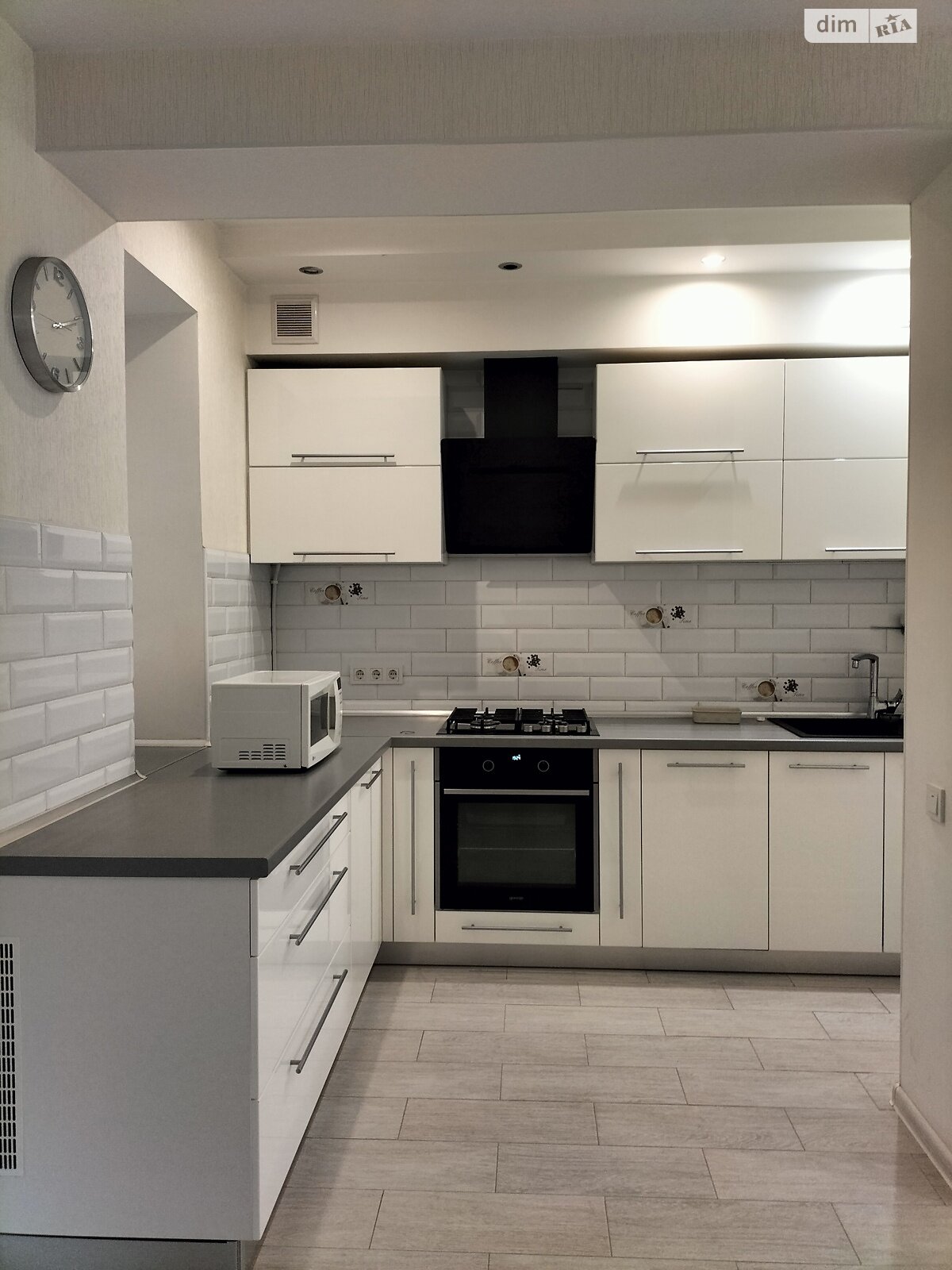 двоповерховий будинок з гаражем, 200 кв. м, цегла. Здається помісячно в Черкасах, в районі Район Д фото 1 двопроверховий будинок з гаражем, 200 кв. м, цегла. Здається помісячно в Черкасах, в районі Район Д фото 1