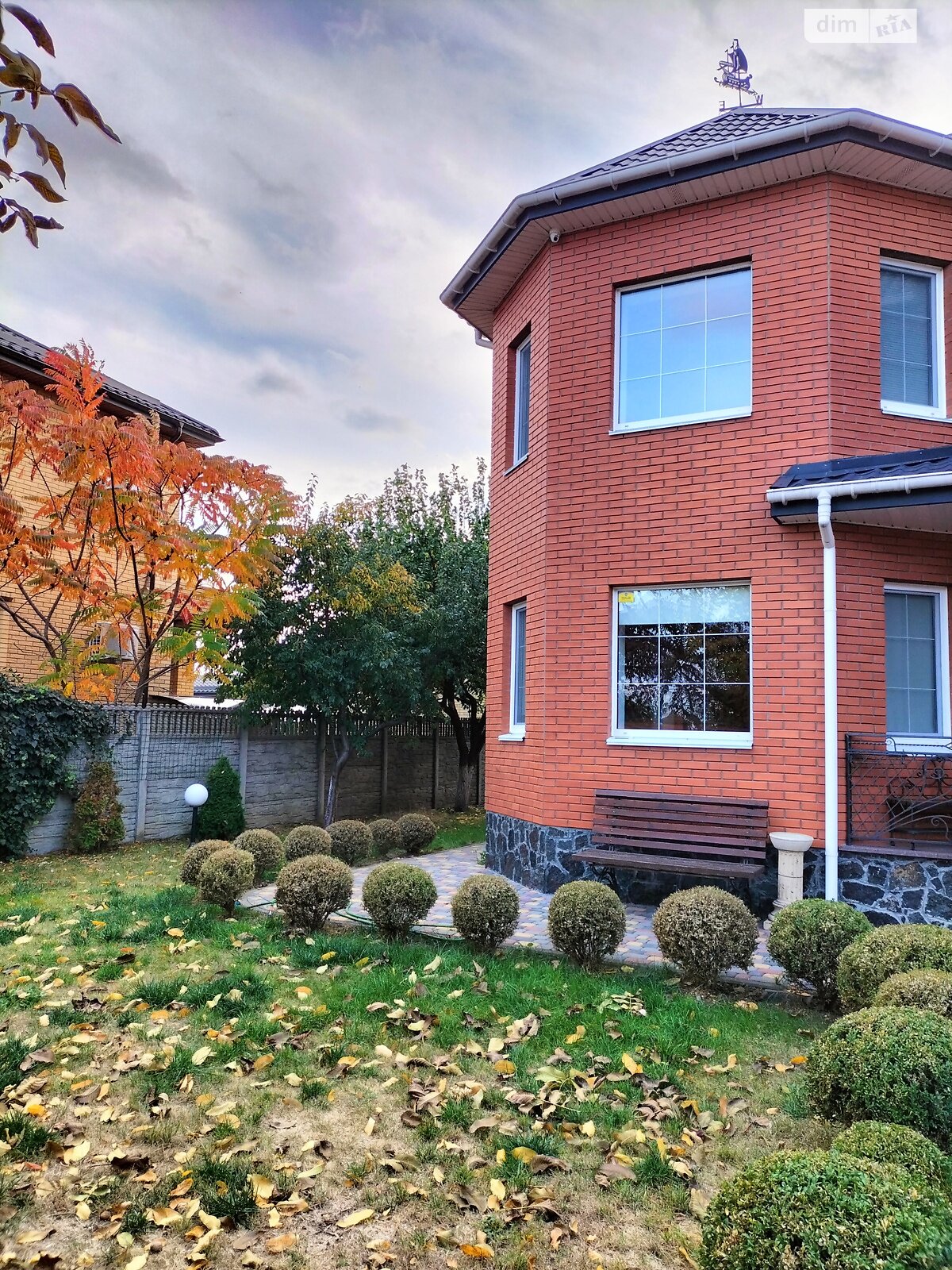 двоповерховий будинок з гаражем, 200 кв. м, цегла. Здається помісячно в Черкасах, в районі Район Д фото 1 двопроверховий будинок з гаражем, 200 кв. м, цегла. Здається помісячно в Черкасах, в районі Район Д фото 1