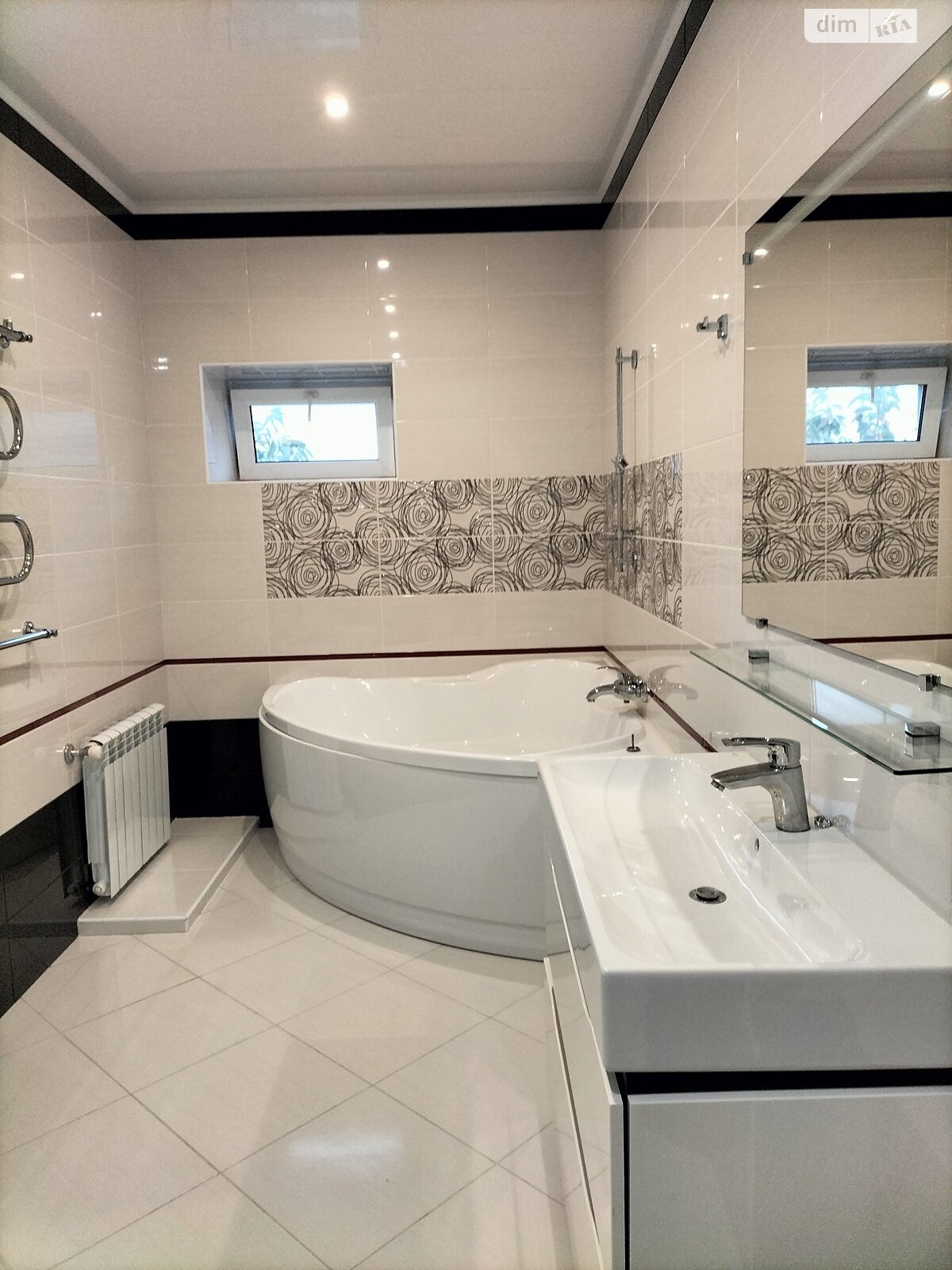 двоповерховий будинок з гаражем, 200 кв. м, цегла. Здається помісячно в Черкасах, в районі Район Д фото 1 двопроверховий будинок з гаражем, 200 кв. м, цегла. Здається помісячно в Черкасах, в районі Район Д фото 1