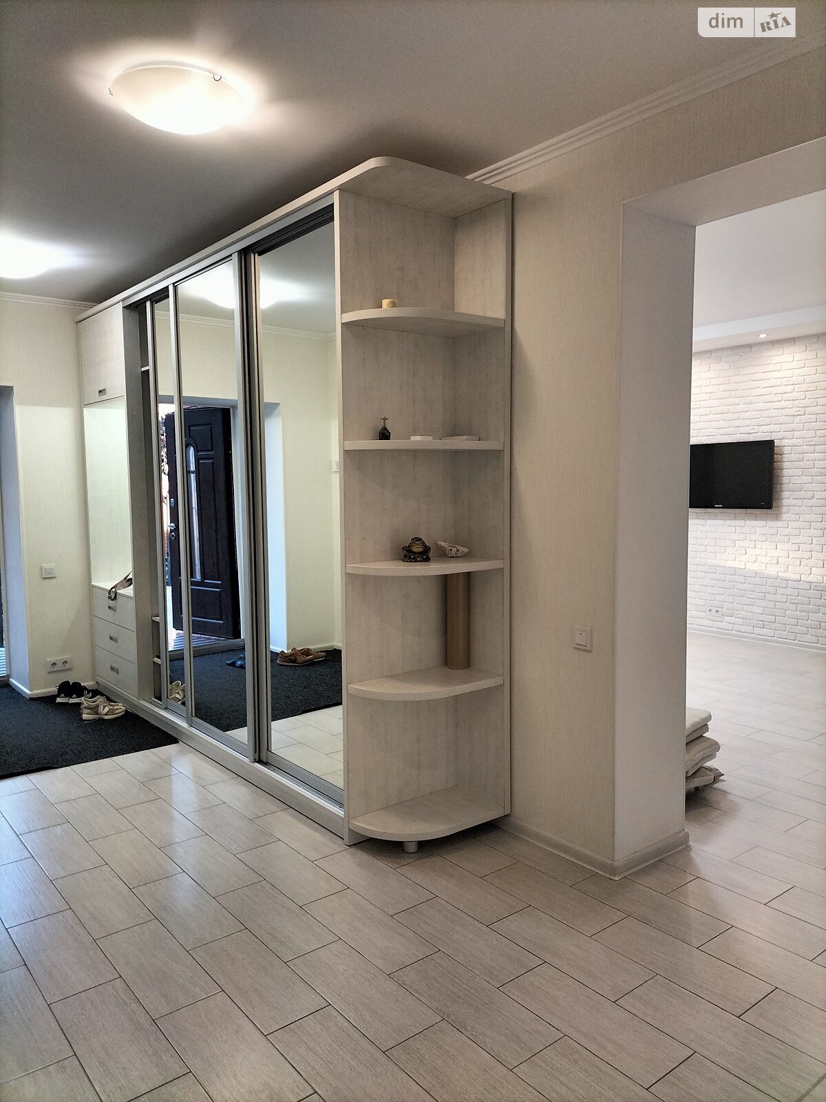 двоповерховий будинок з гаражем, 200 кв. м, цегла. Здається помісячно в Черкасах, в районі Район Д фото 1 двопроверховий будинок з гаражем, 200 кв. м, цегла. Здається помісячно в Черкасах, в районі Район Д фото 1