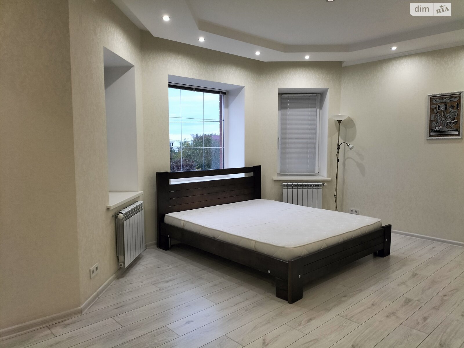 двоповерховий будинок з гаражем, 200 кв. м, цегла. Здається помісячно в Черкасах, в районі Район Д фото 1 двопроверховий будинок з гаражем, 200 кв. м, цегла. Здається помісячно в Черкасах, в районі Район Д фото 1