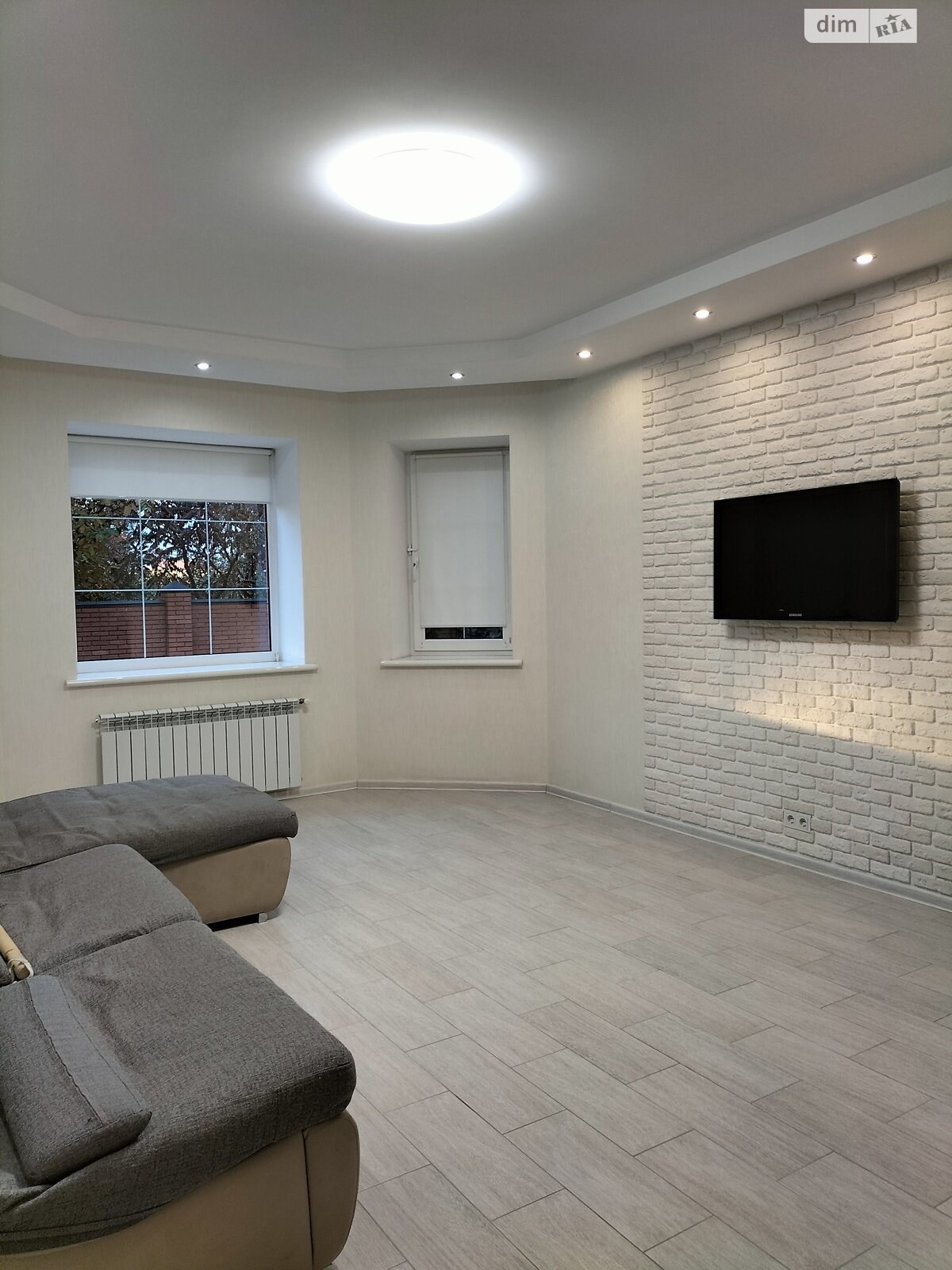 двоповерховий будинок з гаражем, 200 кв. м, цегла. Здається помісячно в Черкасах, в районі Район Д фото 1 двопроверховий будинок з гаражем, 200 кв. м, цегла. Здається помісячно в Черкасах, в районі Район Д фото 1