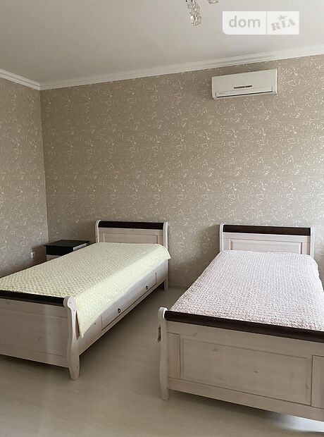 одноэтажный дом с гаражом, 200 кв. м, кирпич. Сдается помесячно в Черноморске, в районе Ильичевск фото 1 одноэтажный дом с гаражом, 200 кв. м, кирпич. Сдается помесячно в Черноморске, в районе Ильичевск фото 1