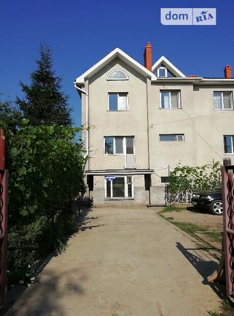 трехэтажный дом с мебелью, 350 кв. м, кирпич. Сдается помесячно в Черноморске, в районе Молодежное фото 1