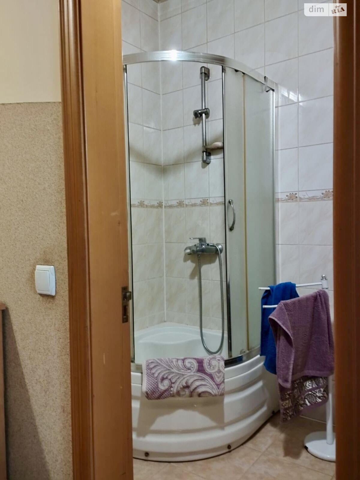 одноэтажный дом, 90 кв. м, кирпич. Сдается помесячно в Черновцах фото 1 одноэтажный дом, 90 кв. м, кирпич. Сдается помесячно в Черновцах фото 1