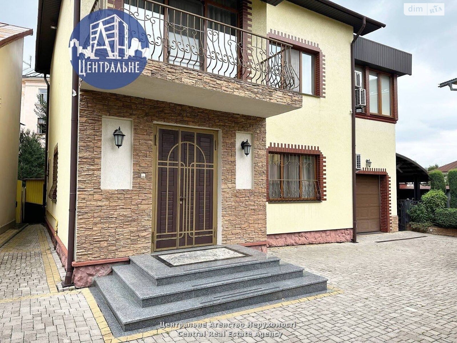 двухэтажный дом, 250 кв. м, кирпич. Сдается помесячно в Черновцах фото 1