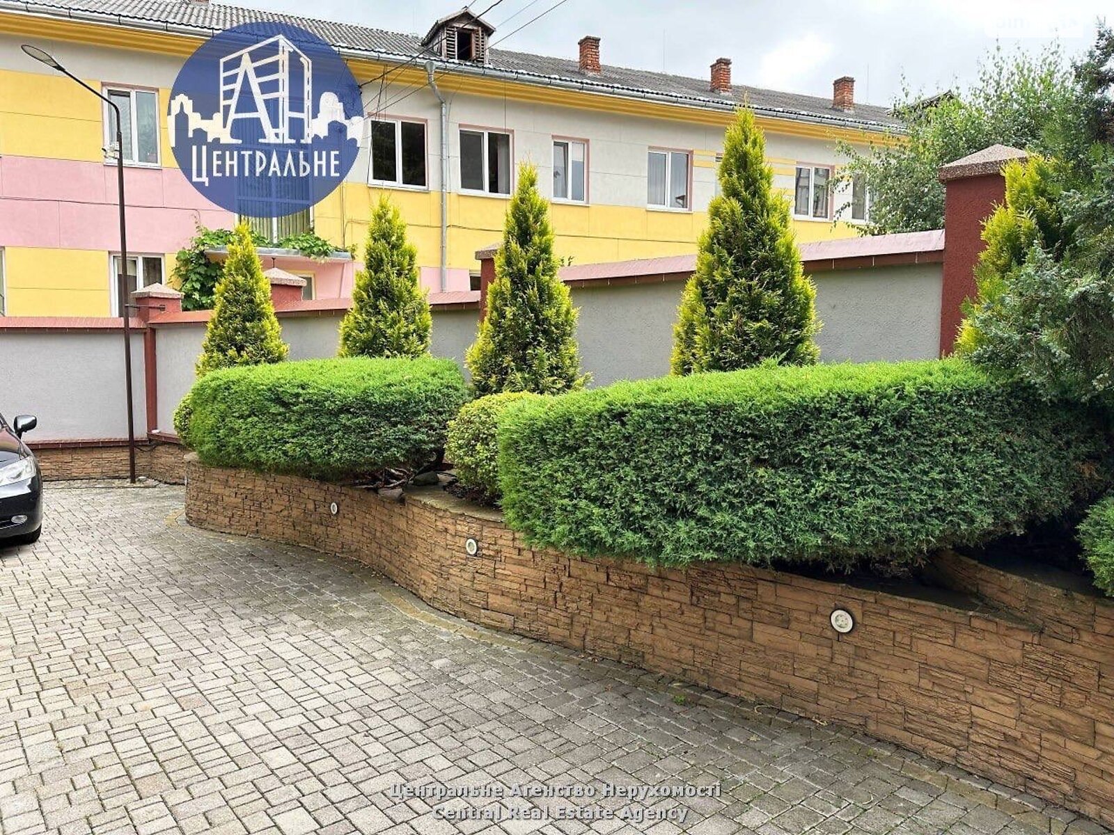 двухэтажный дом, 250 кв. м, кирпич. Сдается помесячно в Черновцах фото 1
