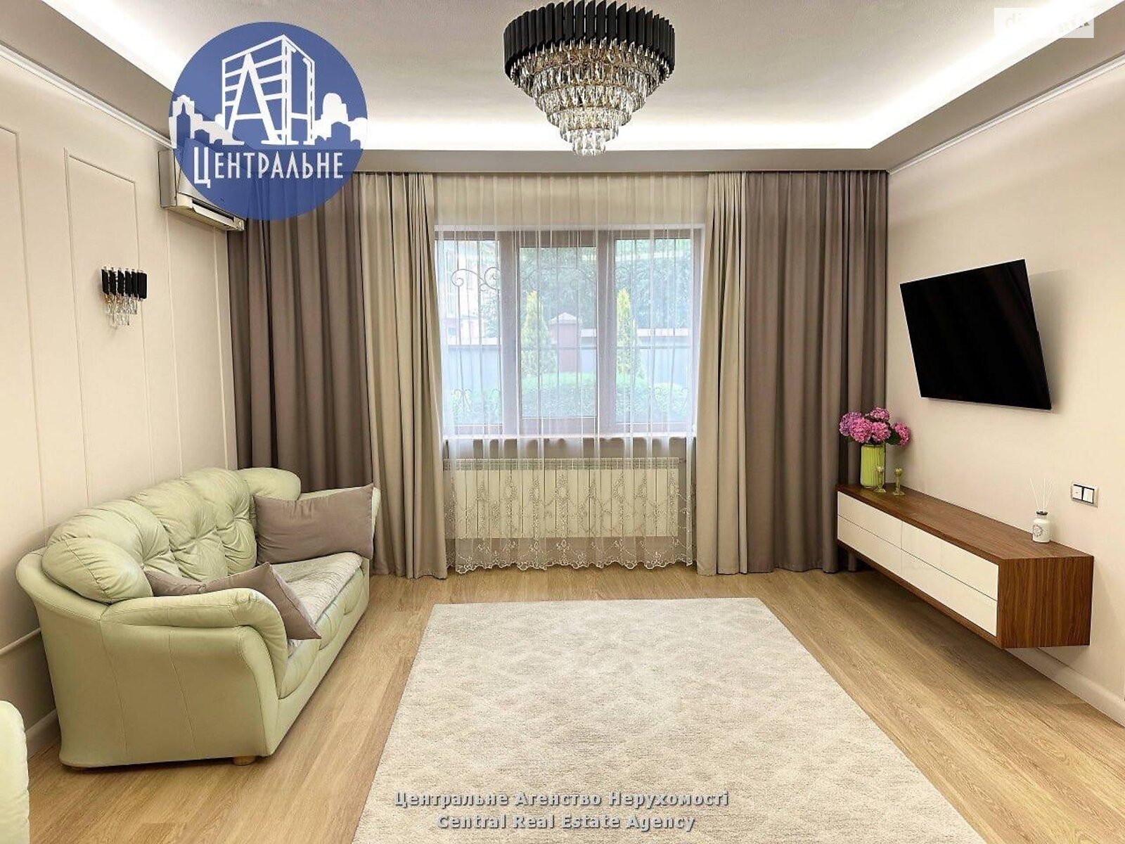 двухэтажный дом, 250 кв. м, кирпич. Сдается помесячно в Черновцах фото 1