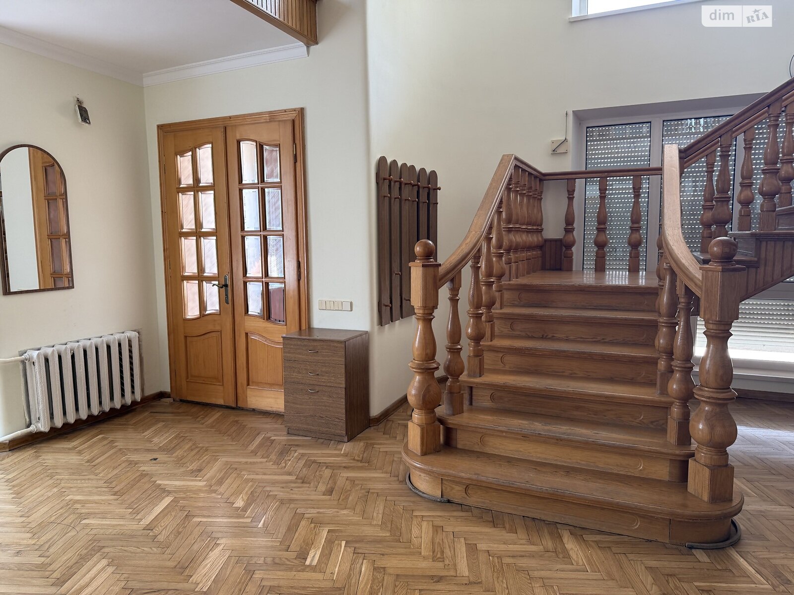 двоповерховий будинок з балконом, 250 кв. м, цегла. Здається помісячно в Чернівцях, в районі Гарячий Урбан фото 1 двопроверховий будинок з балконом, 250 кв. м, цегла. Здається помісячно в Чернівцях, в районі Гарячий Урбан фото 1
