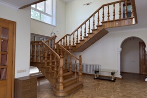 двопроверховий будинок з балконом, 250 кв. м, цегла. Здається помісячно в Чернівцях, в районі Гарячий Урбан фото 2