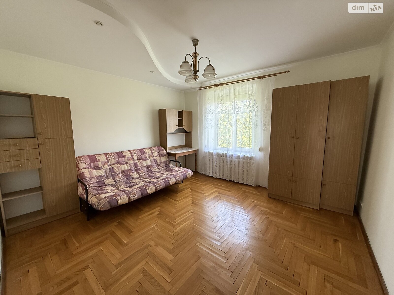 двоповерховий будинок з балконом, 250 кв. м, цегла. Здається помісячно в Чернівцях, в районі Гарячий Урбан фото 1 двопроверховий будинок з балконом, 250 кв. м, цегла. Здається помісячно в Чернівцях, в районі Гарячий Урбан фото 1