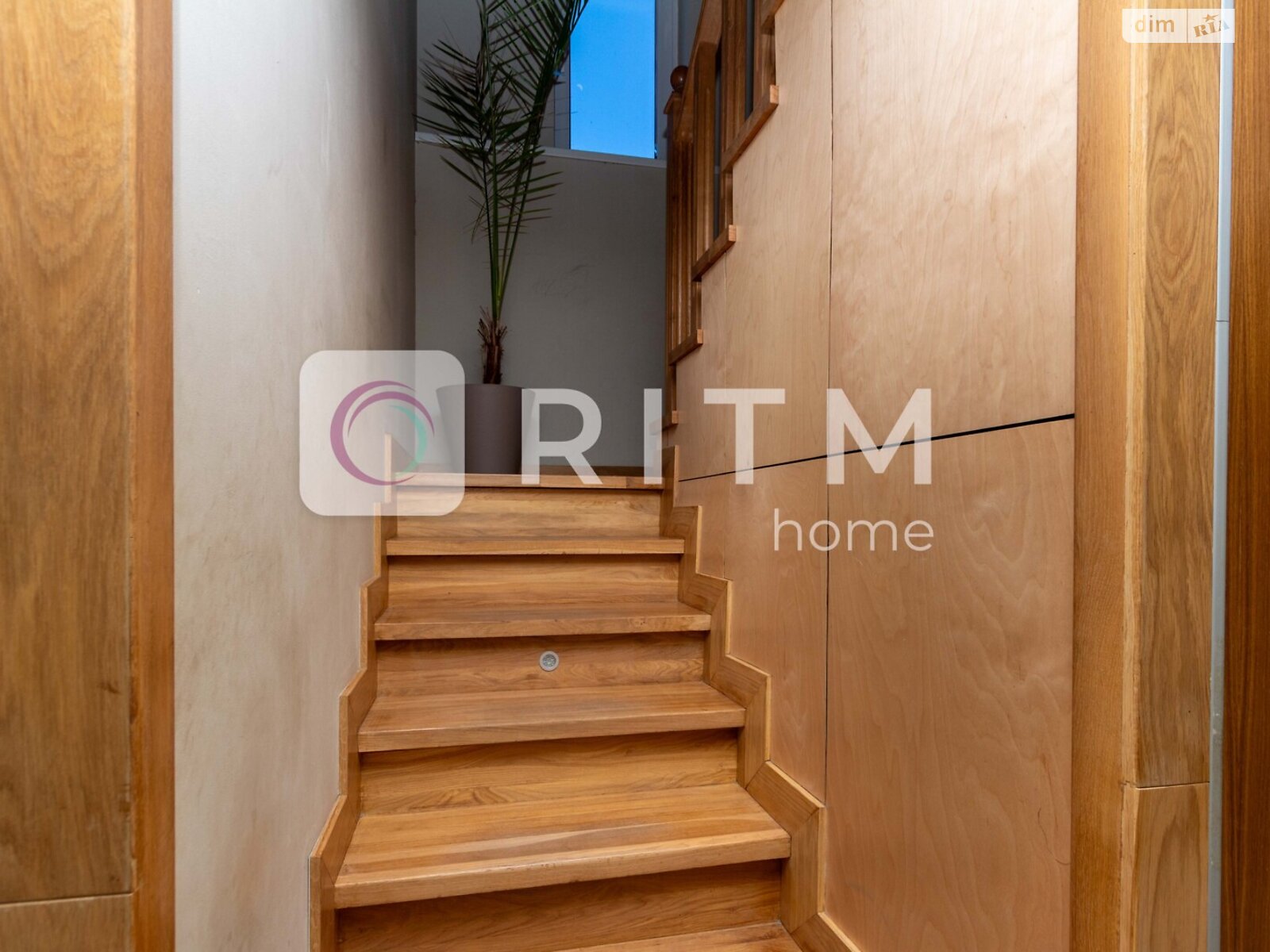 двухэтажный дом, 150 кв. м, кирпич. Сдается помесячно в Черновцах, в районе Гравитон фото 1