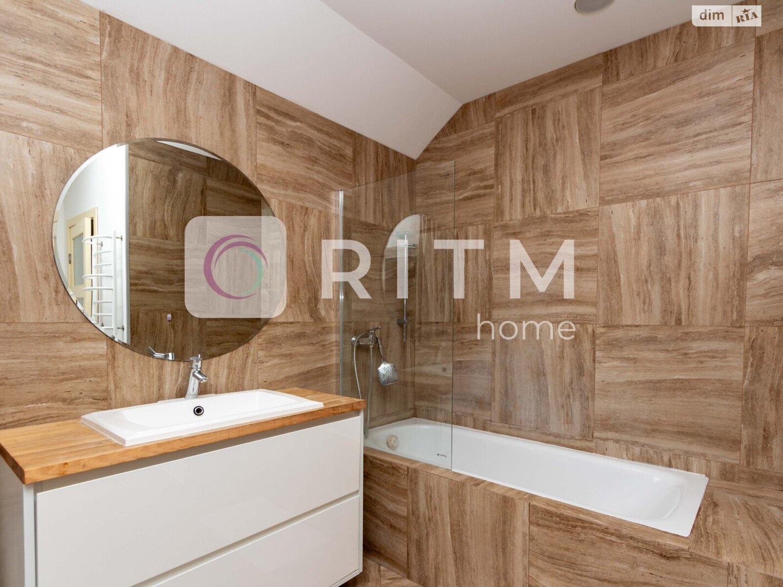 двухэтажный дом, 150 кв. м, кирпич. Сдается помесячно в Черновцах, в районе Гравитон фото 1