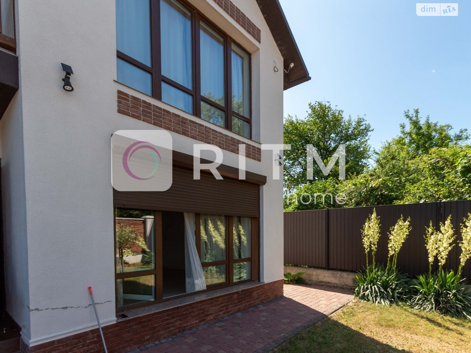 двухэтажный дом, 150 кв. м, кирпич. Сдается помесячно в Черновцах, в районе Гравитон фото 1