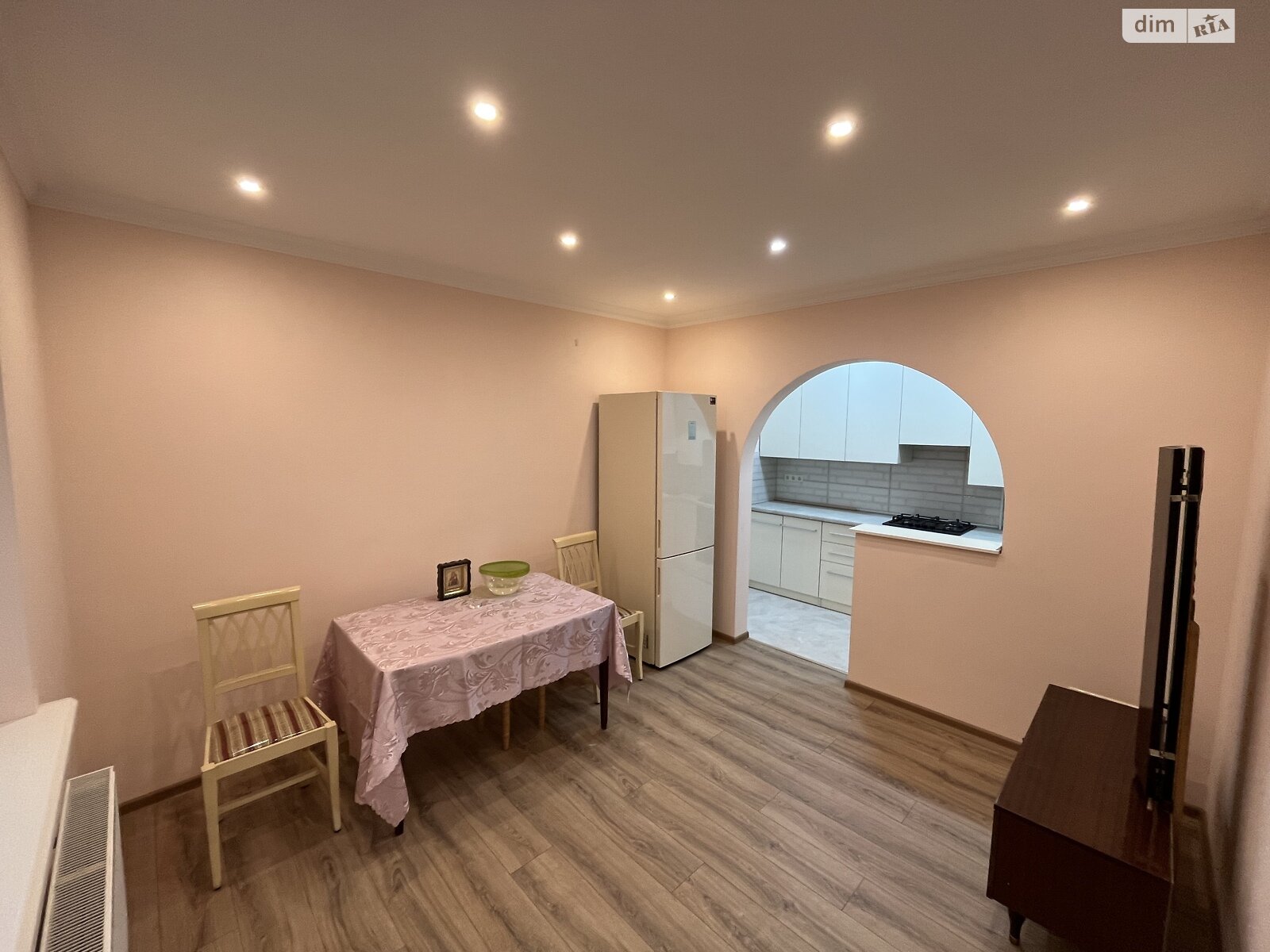 одноэтажный дом, 50 кв. м, кирпич. Сдается помесячно в Черновцах фото 1