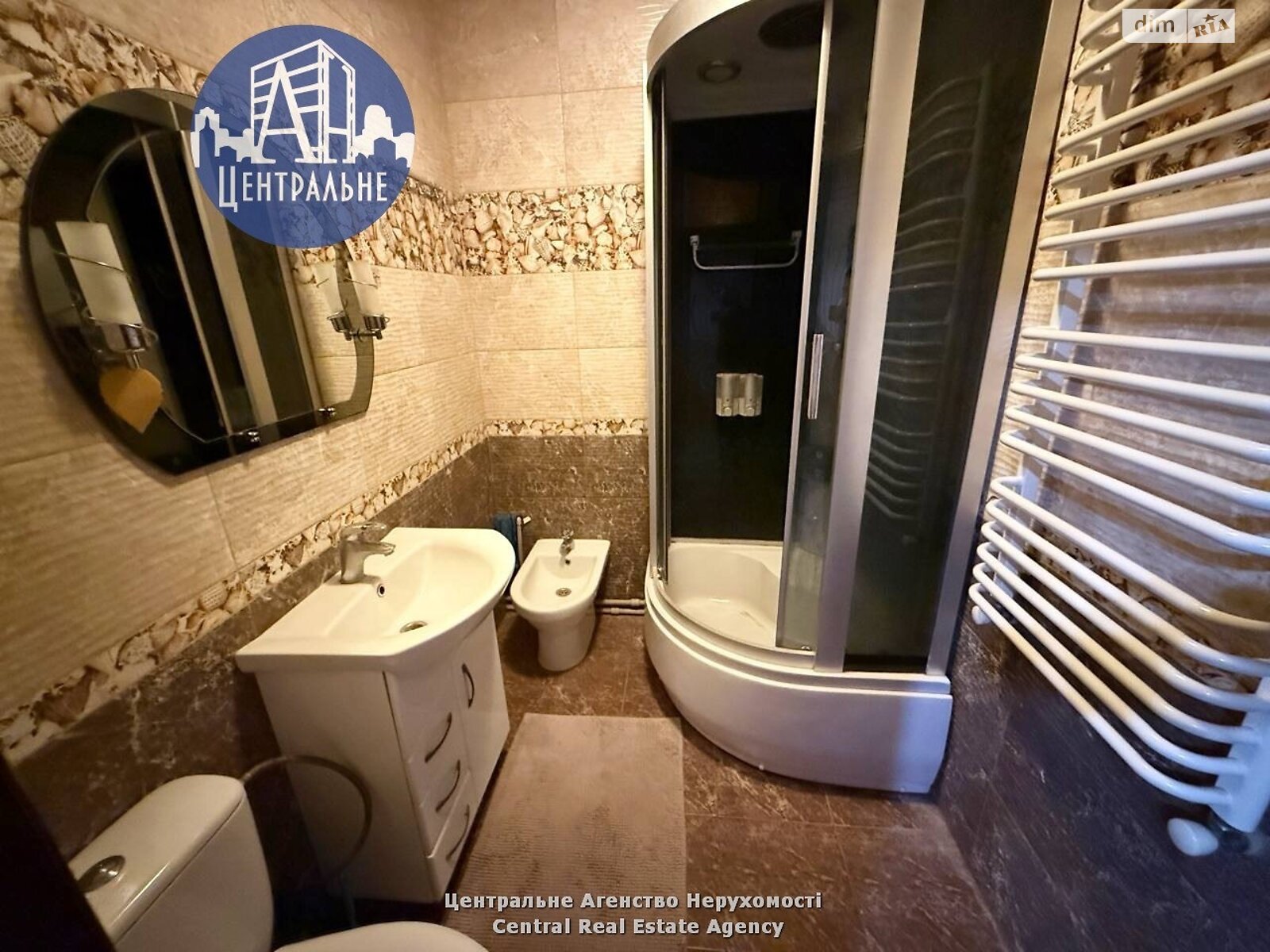 одноэтажный дом с гаражом, 85 кв. м, кирпич. Сдается помесячно в Черновцах фото 1 одноэтажный дом с гаражом, 85 кв. м, кирпич. Сдается помесячно в Черновцах фото 1