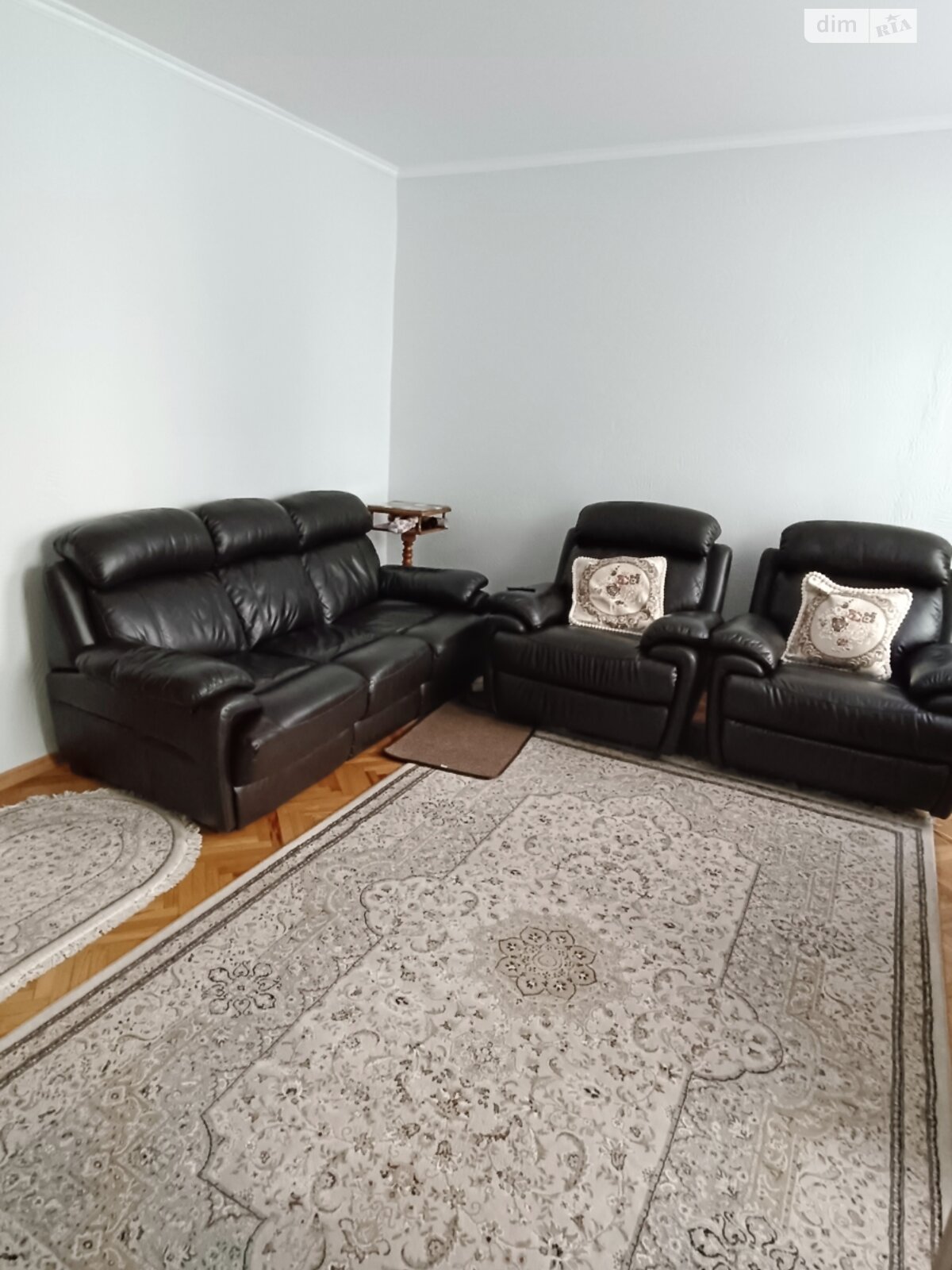 двоповерховий будинок з балконом, 200 кв. м, цегла. Здається помісячно в Чернівцях фото 1