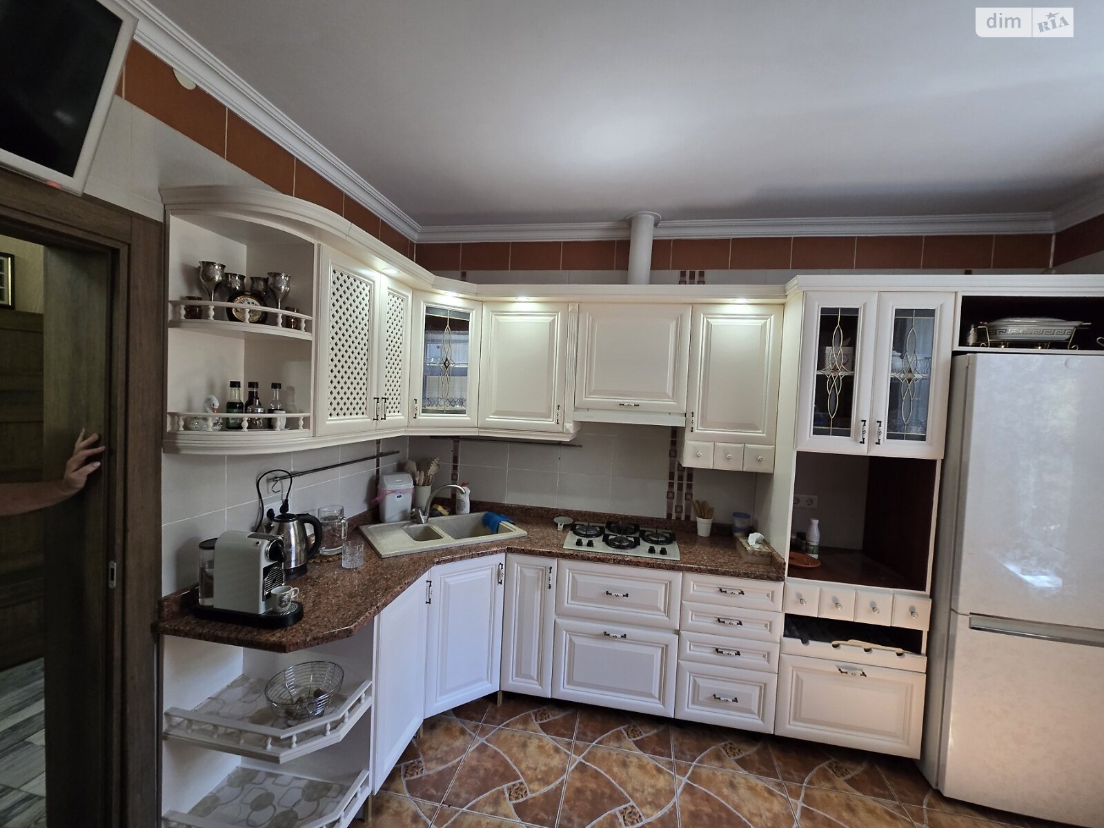 двоповерховий будинок з балконом, 200 кв. м, цегла. Здається помісячно в Чернівцях фото 1