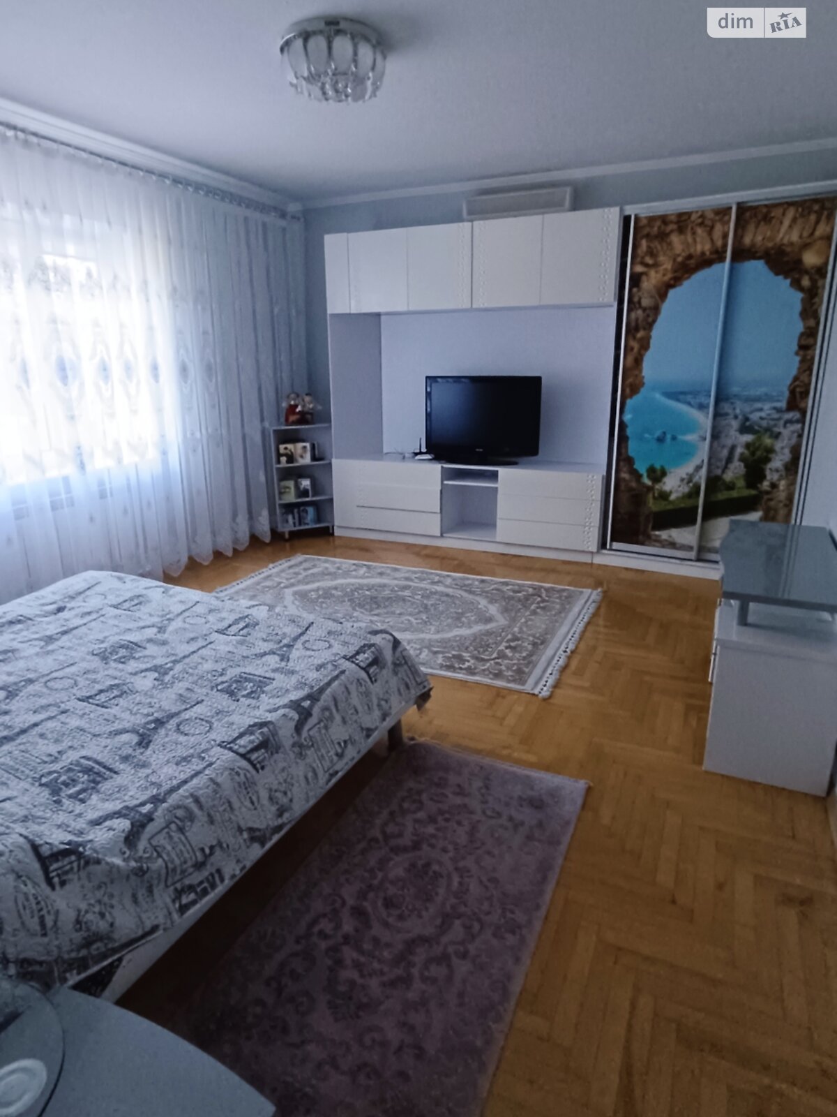 двоповерховий будинок з балконом, 200 кв. м, цегла. Здається помісячно в Чернівцях фото 1