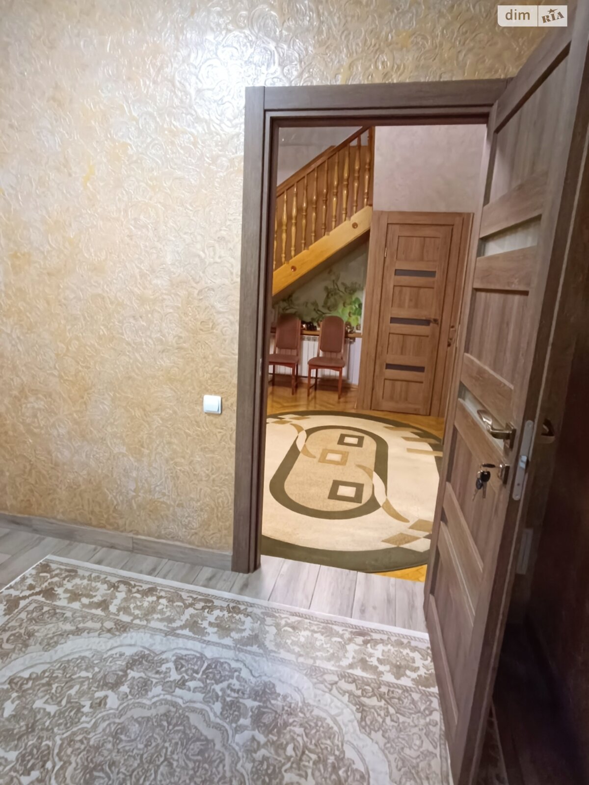 двоповерховий будинок з балконом, 200 кв. м, цегла. Здається помісячно в Чернівцях фото 1