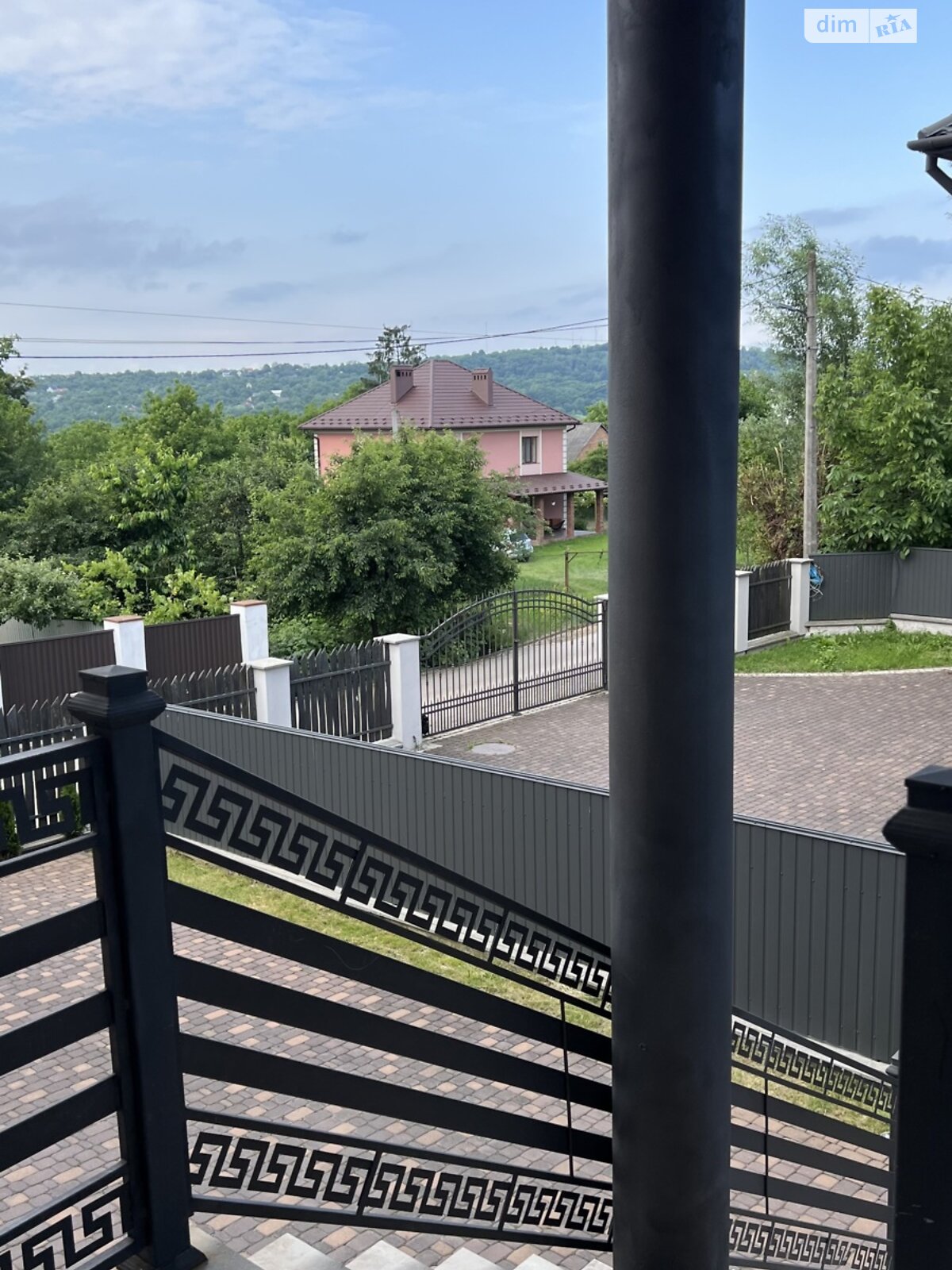 трехэтажный дом, 330 кв. м, кирпич. Сдается помесячно в Черновцах, в районе Первомайский фото 1