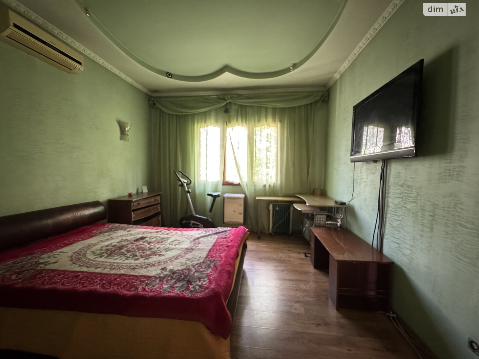 двухэтажный дом с балконом, 150 кв. м, кирпич. Сдается помесячно в Черновцах, в районе Первомайский фото 1 двухэтажный дом с балконом, 150 кв. м, кирпич. Сдается помесячно в Черновцах, в районе Первомайский фото 1