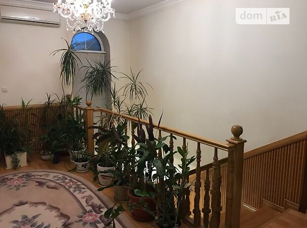 двухэтажный дом, 270 кв. м, кирпич. Сдается помесячно в Черновцах, в районе Пригородная зона фото 1 двухэтажный дом, 270 кв. м, кирпич. Сдается помесячно в Черновцах, в районе Пригородная зона фото 1