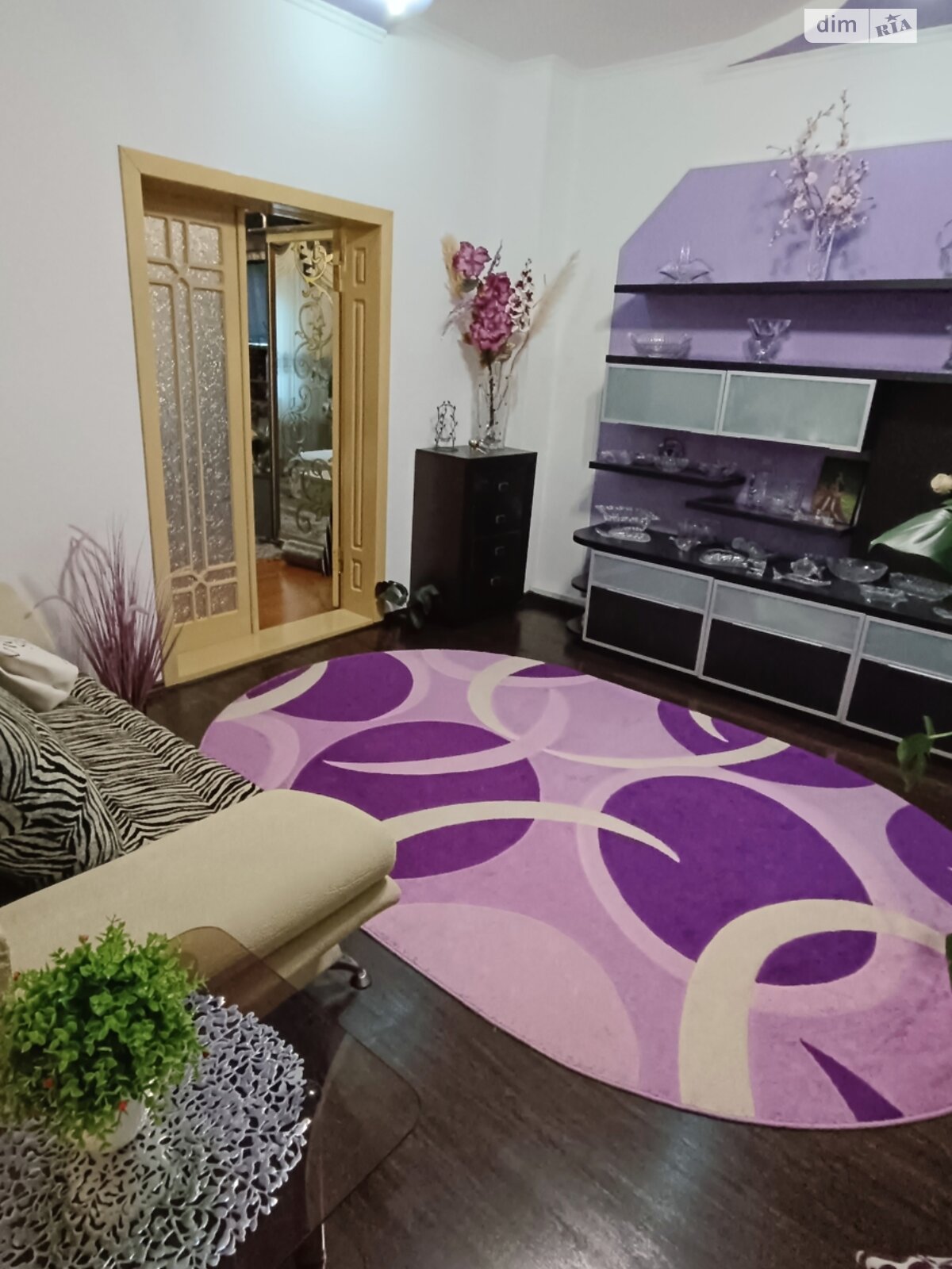 одноповерховий будинок з гаражем, 169.7 кв. м, цегла. Здається помісячно в Чернівцях, в районі Роша фото 1 однопроверховий будинок з гаражем, 169.7 кв. м, цегла. Здається помісячно в Чернівцях, в районі Роша фото 1