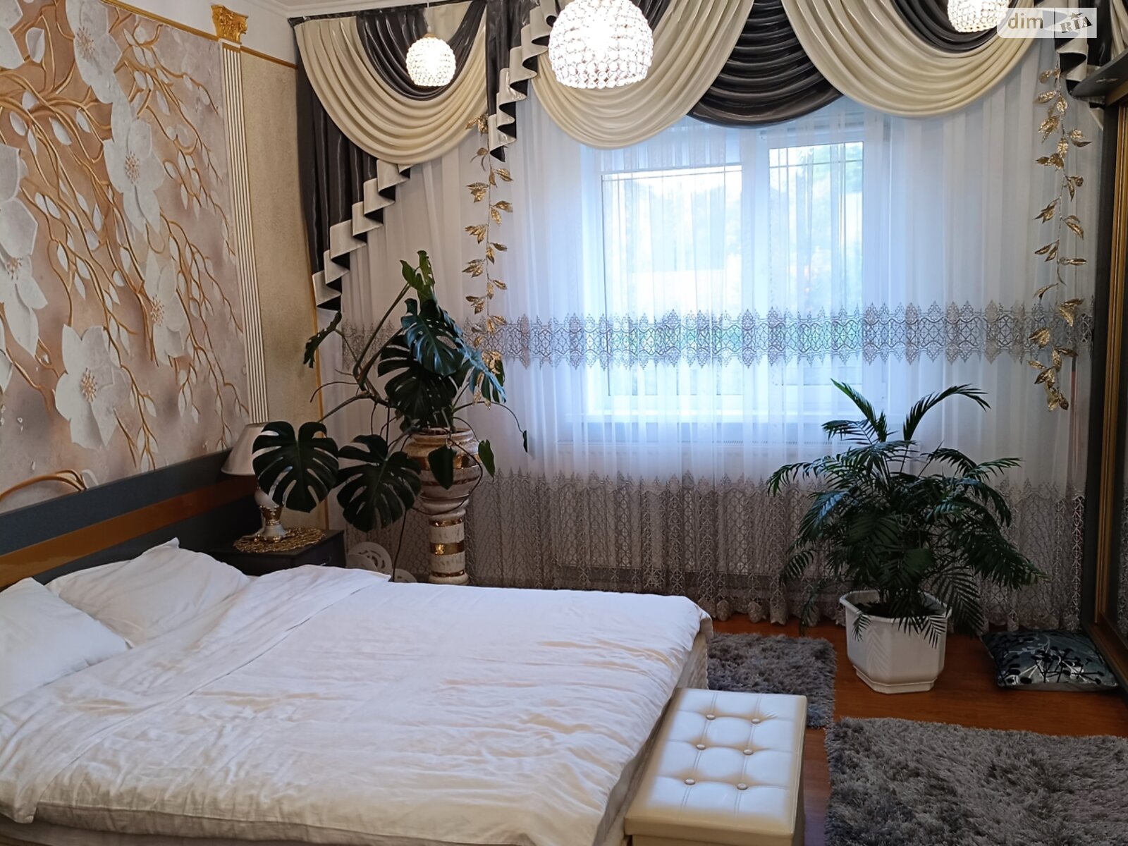 одноповерховий будинок з гаражем, 169.7 кв. м, цегла. Здається помісячно в Чернівцях, в районі Роша фото 1 однопроверховий будинок з гаражем, 169.7 кв. м, цегла. Здається помісячно в Чернівцях, в районі Роша фото 1