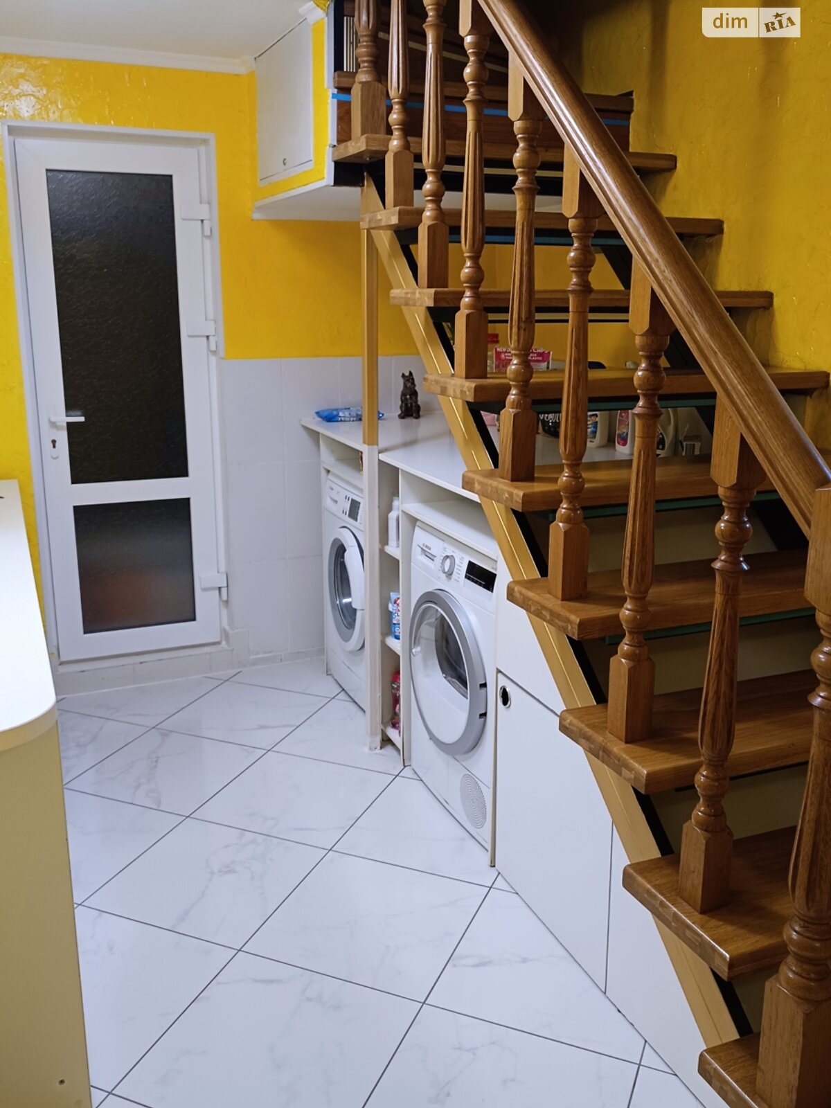 одноповерховий будинок з гаражем, 169.7 кв. м, цегла. Здається помісячно в Чернівцях, в районі Роша фото 1 однопроверховий будинок з гаражем, 169.7 кв. м, цегла. Здається помісячно в Чернівцях, в районі Роша фото 1