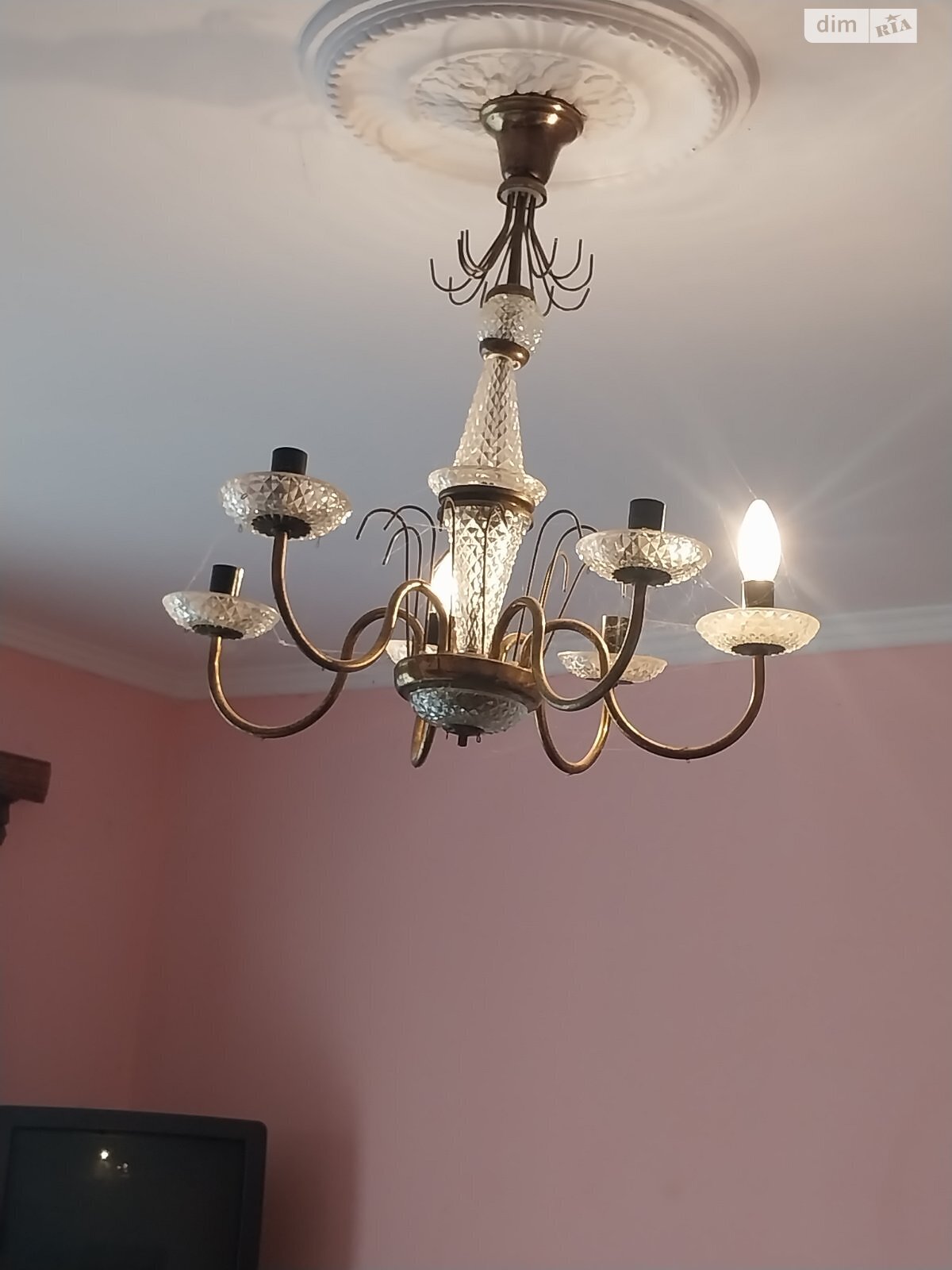 однопроверховий будинок, 70 кв. м, цегла. Здається помісячно в Чернівцях, в районі Роша Стинка фото 1