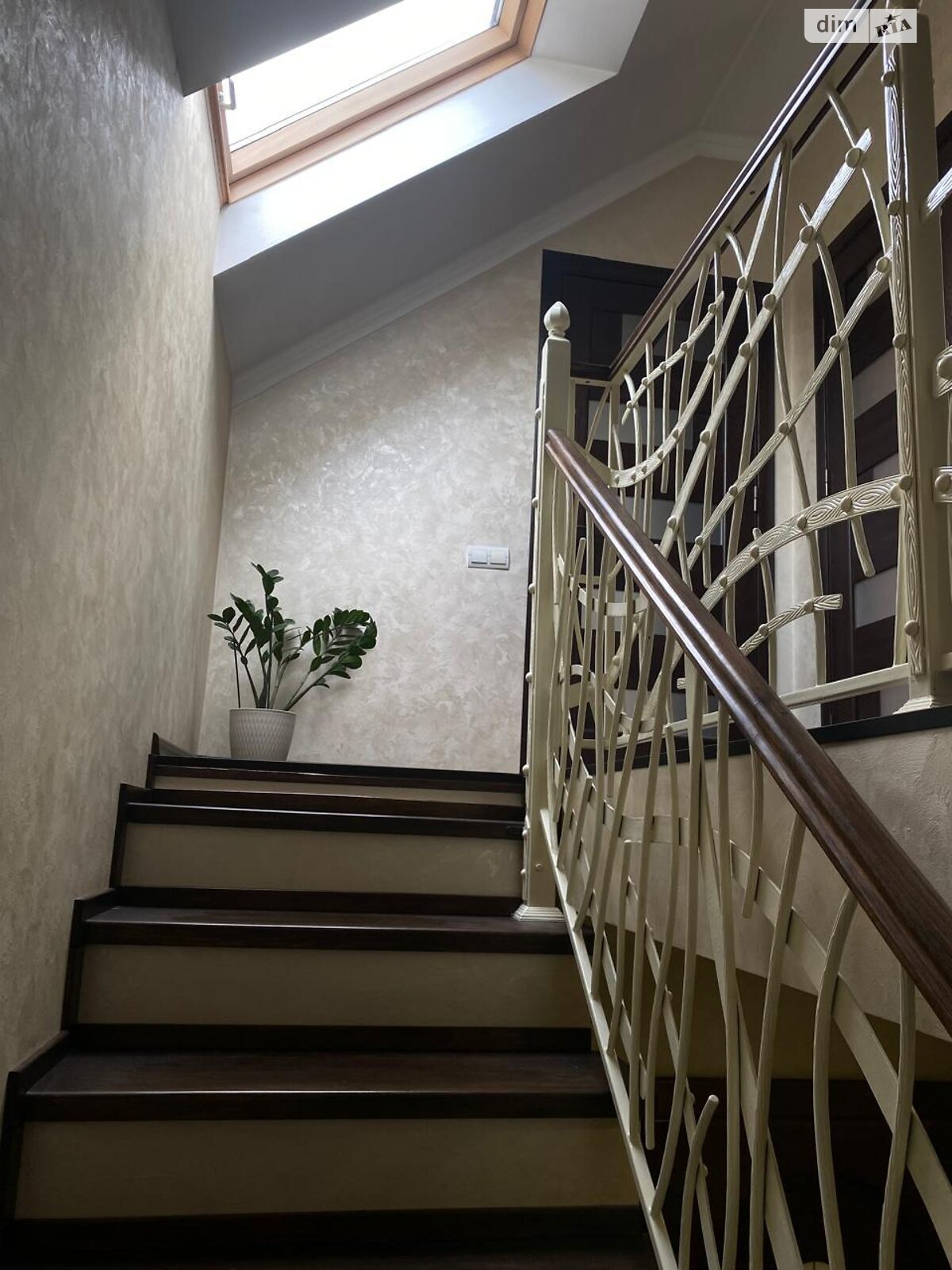 двопроверховий будинок з гаражем, 120 кв. м, цегла. Здається помісячно в Чернівцях, в районі Садгірський фото 1