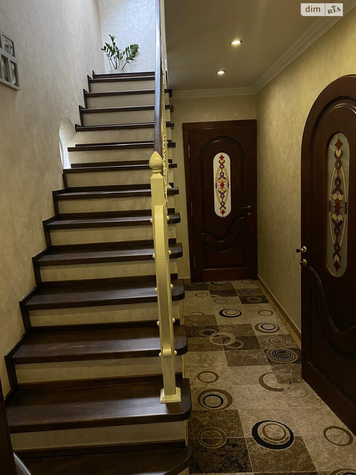 двопроверховий будинок з гаражем, 120 кв. м, цегла. Здається помісячно в Чернівцях, в районі Садгірський фото 1