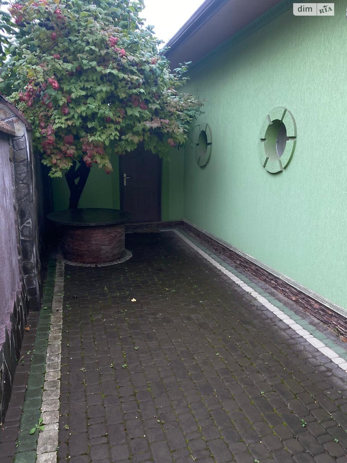 двопроверховий будинок з гаражем, 120 кв. м, цегла. Здається помісячно в Чернівцях, в районі Садгірський фото 1