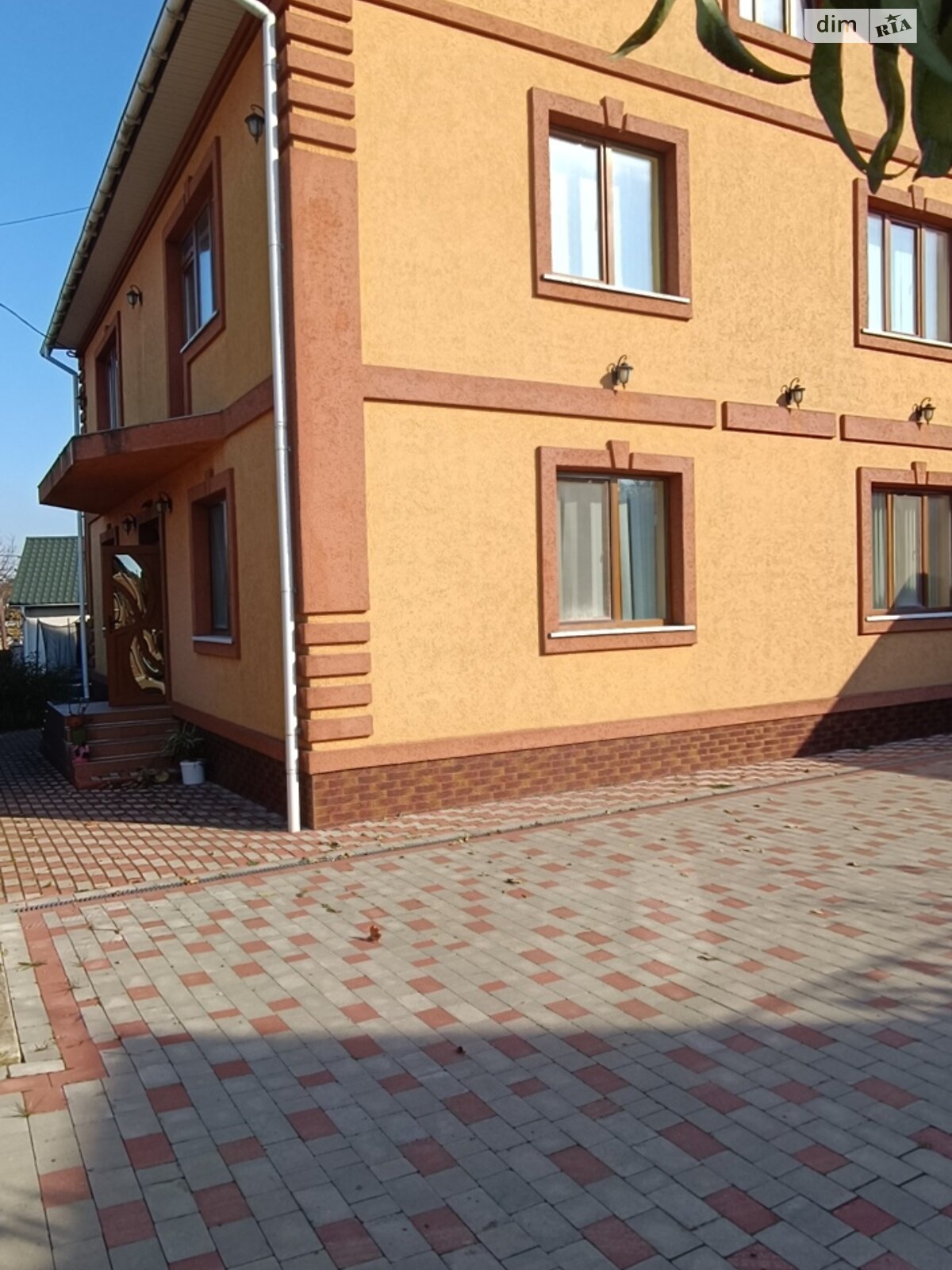 двухэтажный дом, 125 кв. м, кирпич. Сдается помесячно в Черновцах, в районе Садгорский фото 1 двухэтажный дом, 125 кв. м, кирпич. Сдается помесячно в Черновцах, в районе Садгорский фото 1