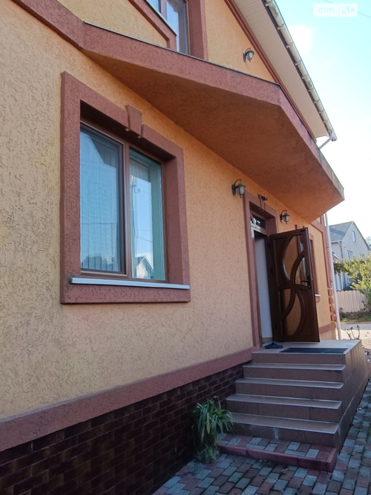 двухэтажный дом, 125 кв. м, кирпич. Сдается помесячно в Черновцах, в районе Садгорский фото 1 двухэтажный дом, 125 кв. м, кирпич. Сдается помесячно в Черновцах, в районе Садгорский фото 1