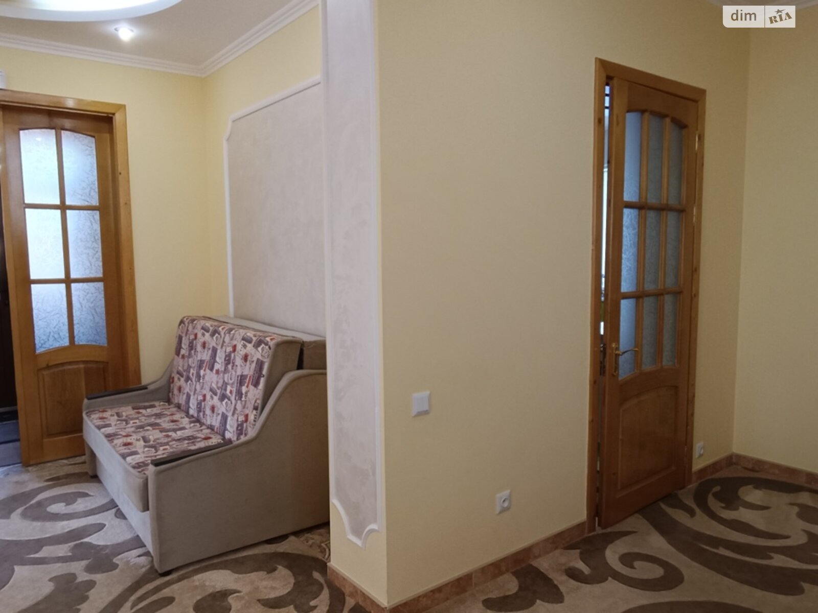 двухэтажный дом, 125 кв. м, кирпич. Сдается помесячно в Черновцах, в районе Садгорский фото 1 двухэтажный дом, 125 кв. м, кирпич. Сдается помесячно в Черновцах, в районе Садгорский фото 1