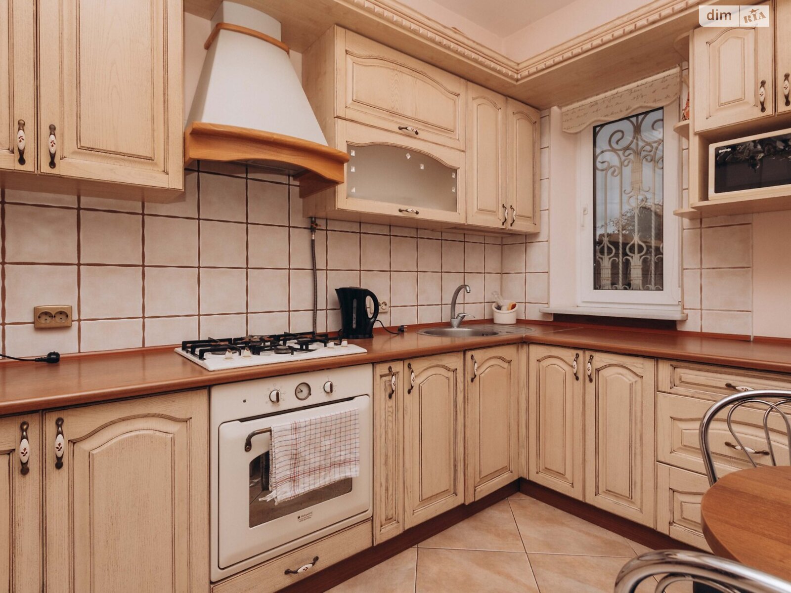 двопроверховий будинок, 160 кв. м, цегла. Здається помісячно в Чернівцях, в районі Шевченківський фото 1