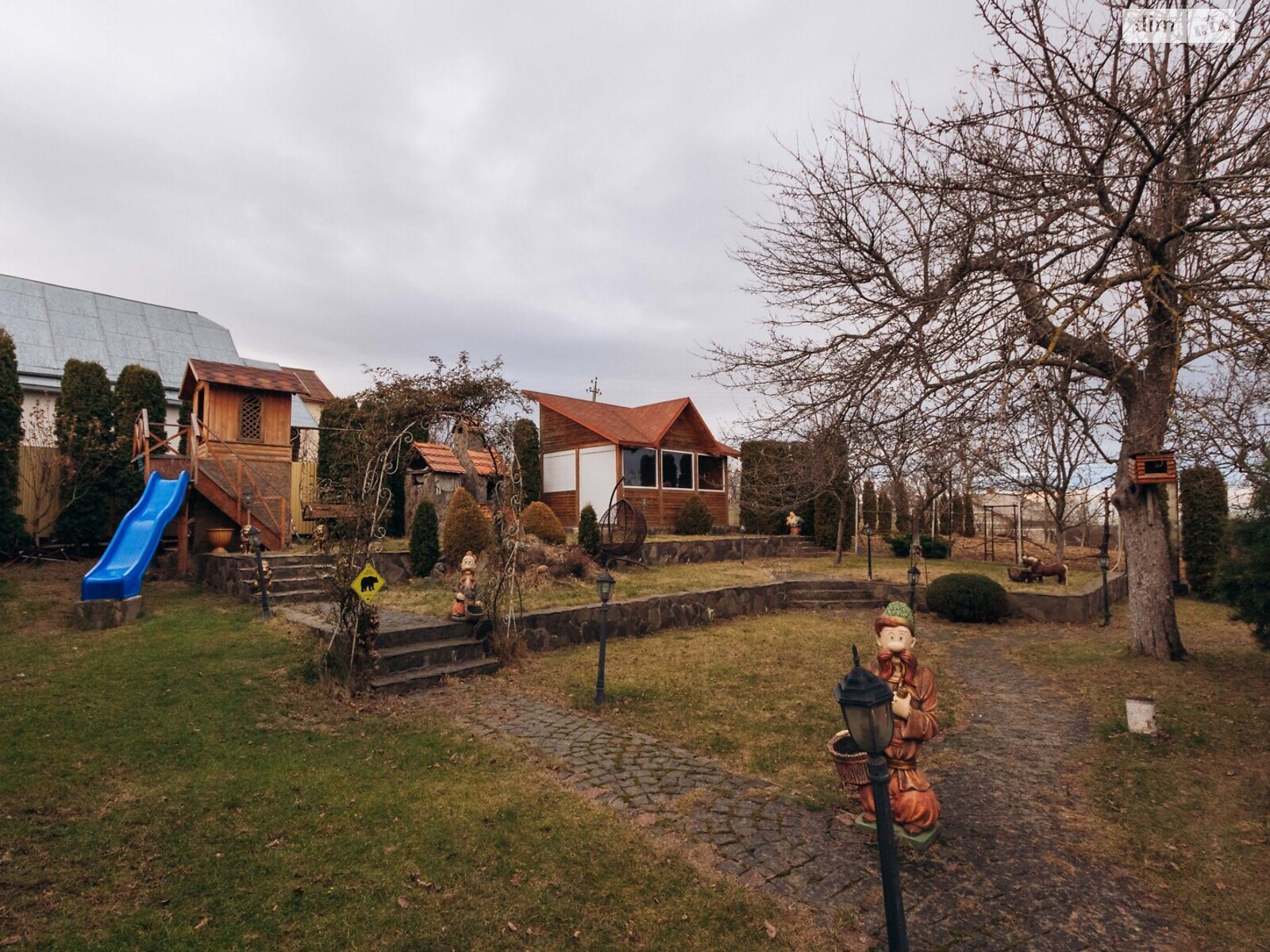 двопроверховий будинок, 160 кв. м, цегла. Здається помісячно в Чернівцях, в районі Шевченківський фото 1