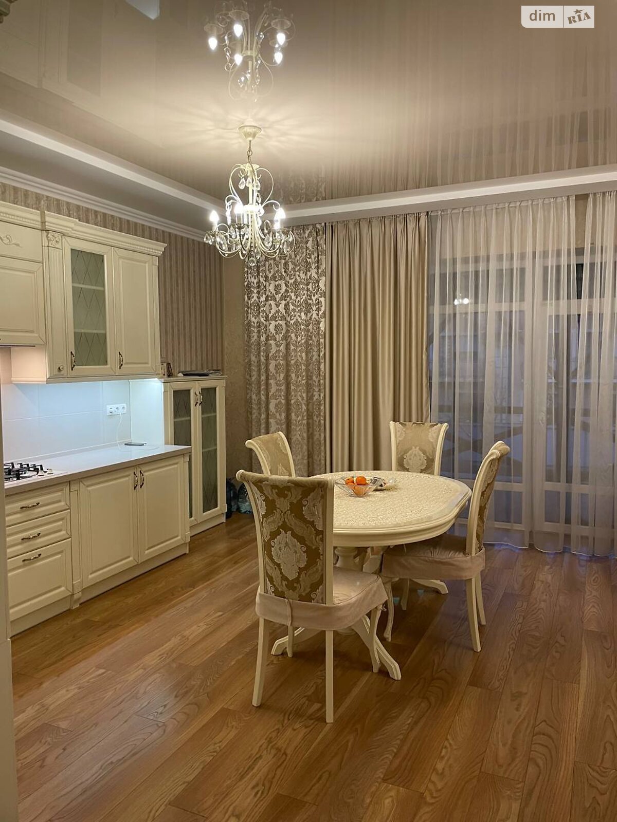 двопроверховий будинок з балконом, 167 кв. м, цегла. Здається помісячно в Чернівцях, в районі Шевченківський фото 1