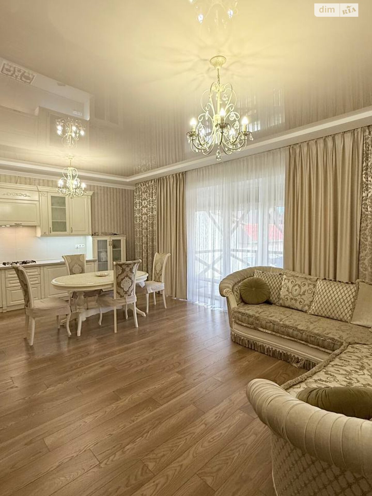 двопроверховий будинок з балконом, 167 кв. м, цегла. Здається помісячно в Чернівцях, в районі Шевченківський фото 1